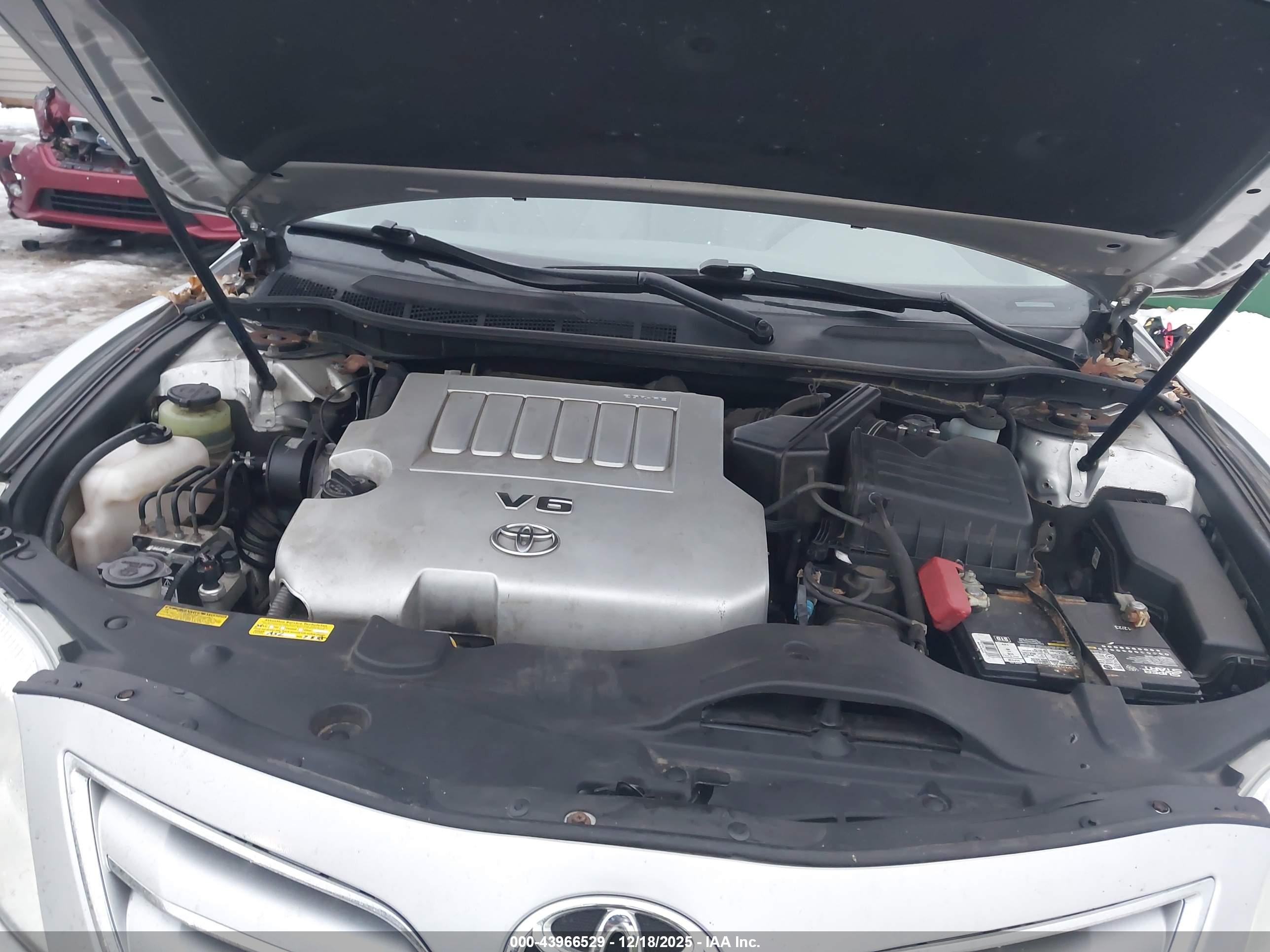 TOYOTA CAMRY image 10