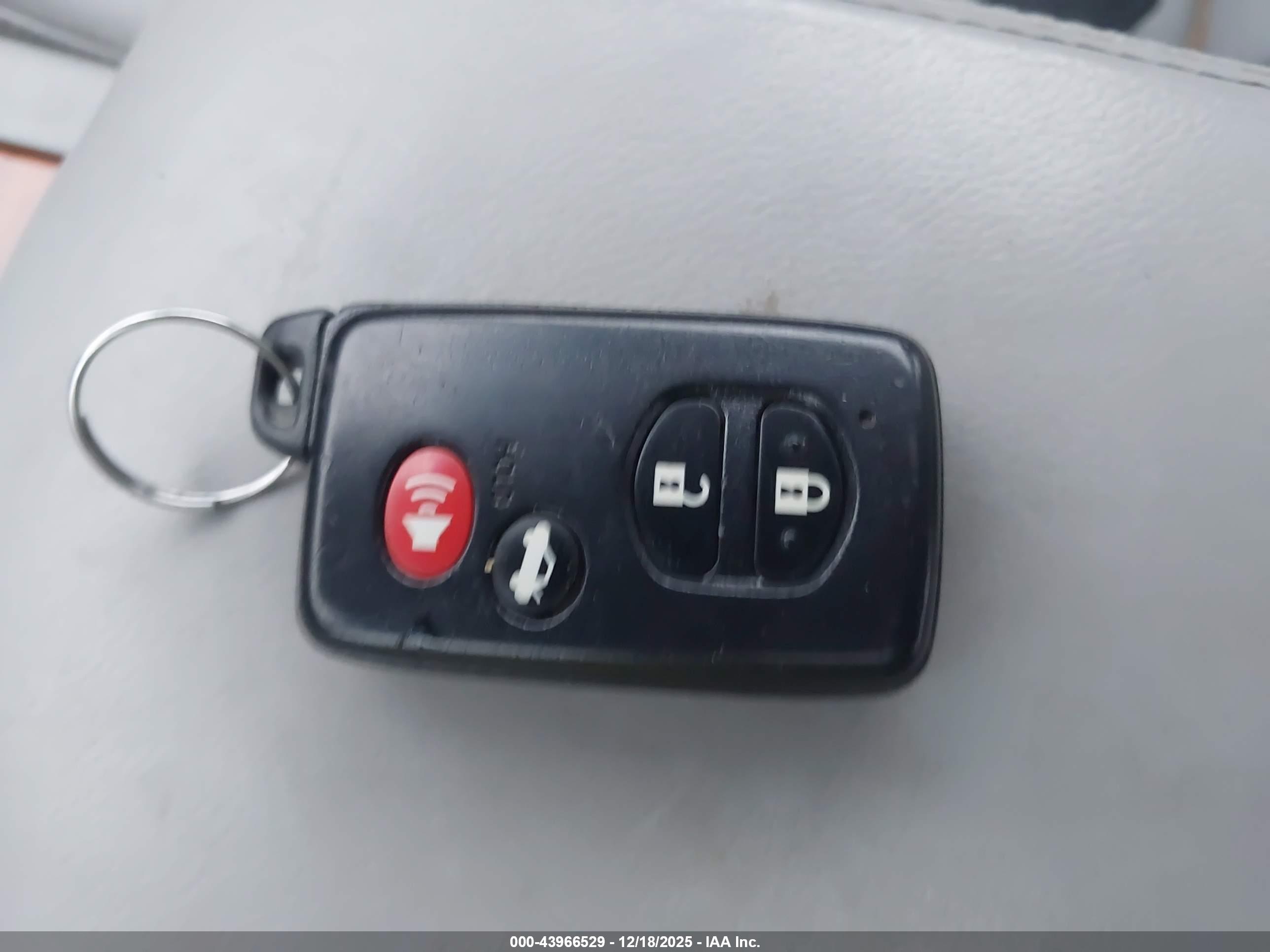 TOYOTA CAMRY image 11