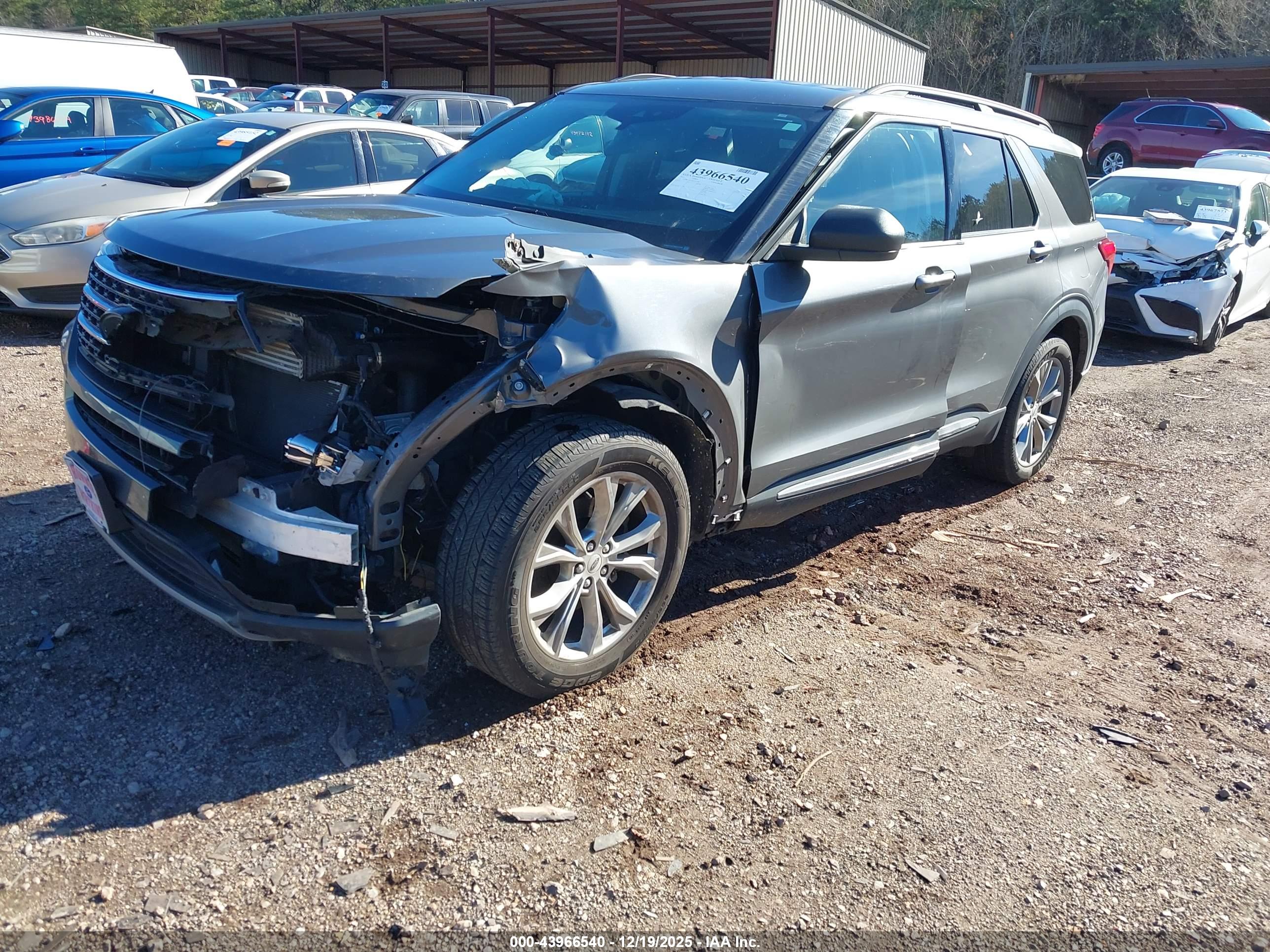 FORD EXPLORER image 2