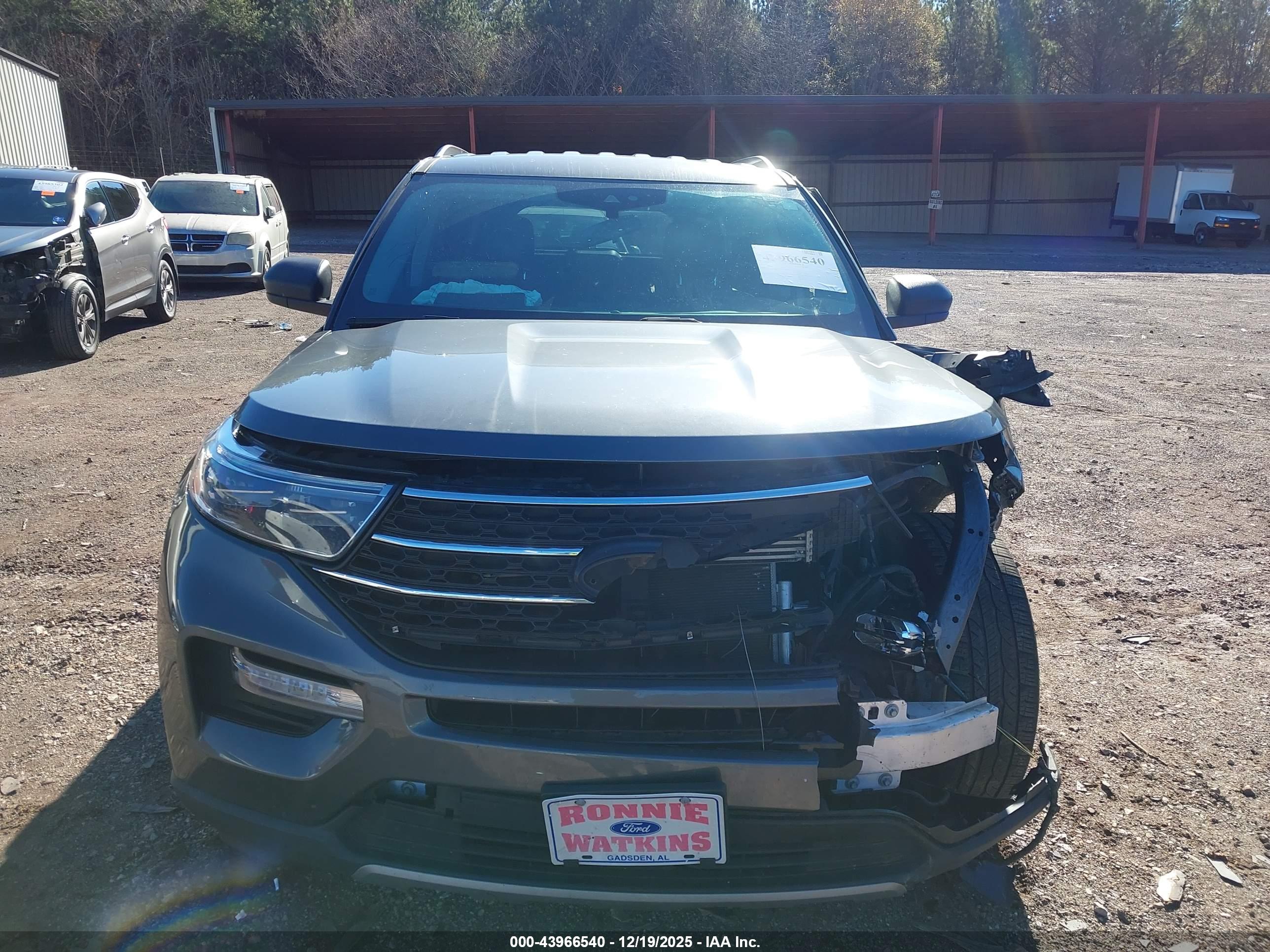 FORD EXPLORER image 6