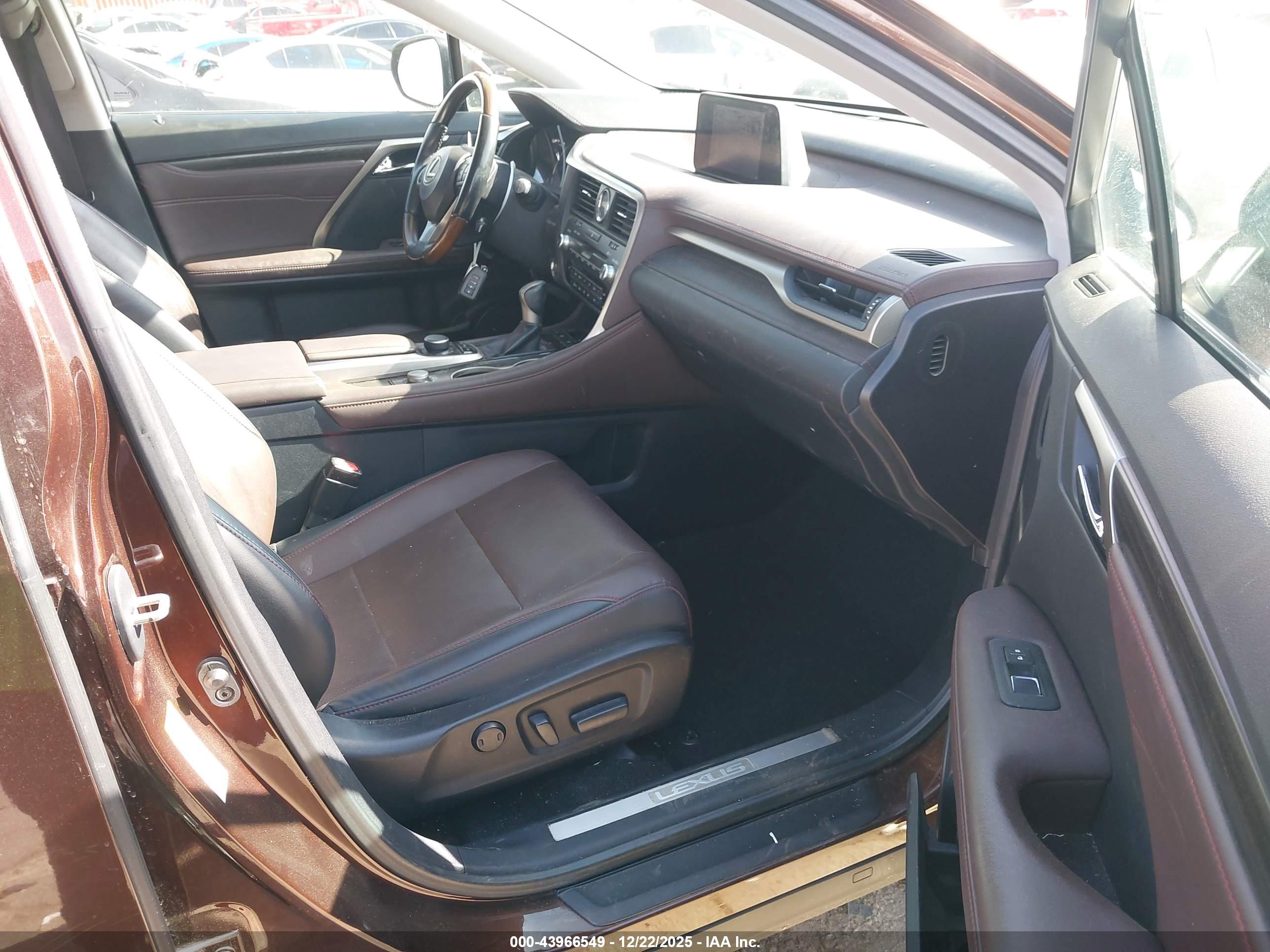 LEXUS RX image 5