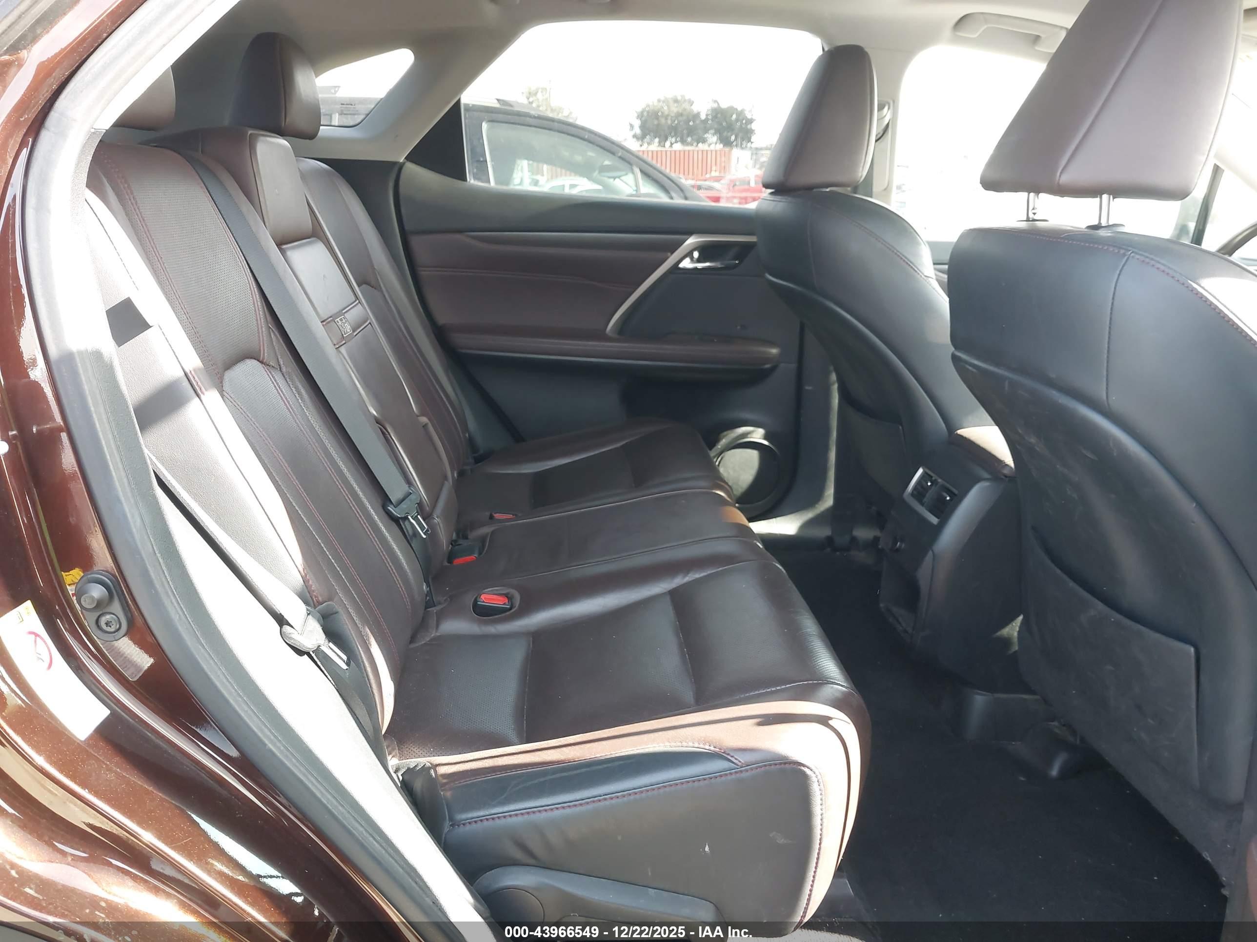 LEXUS RX image 8