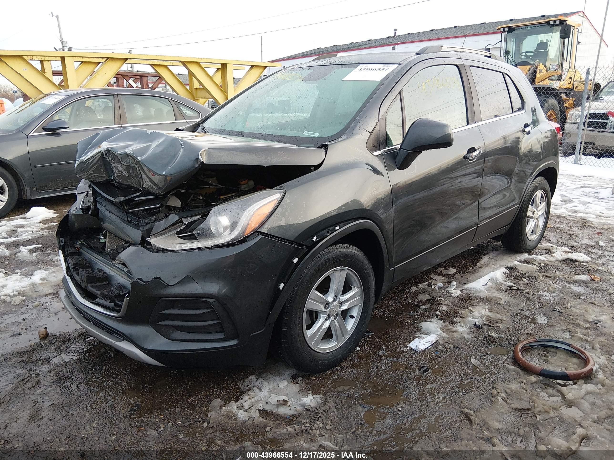 CHEVROLET TRAX image 2