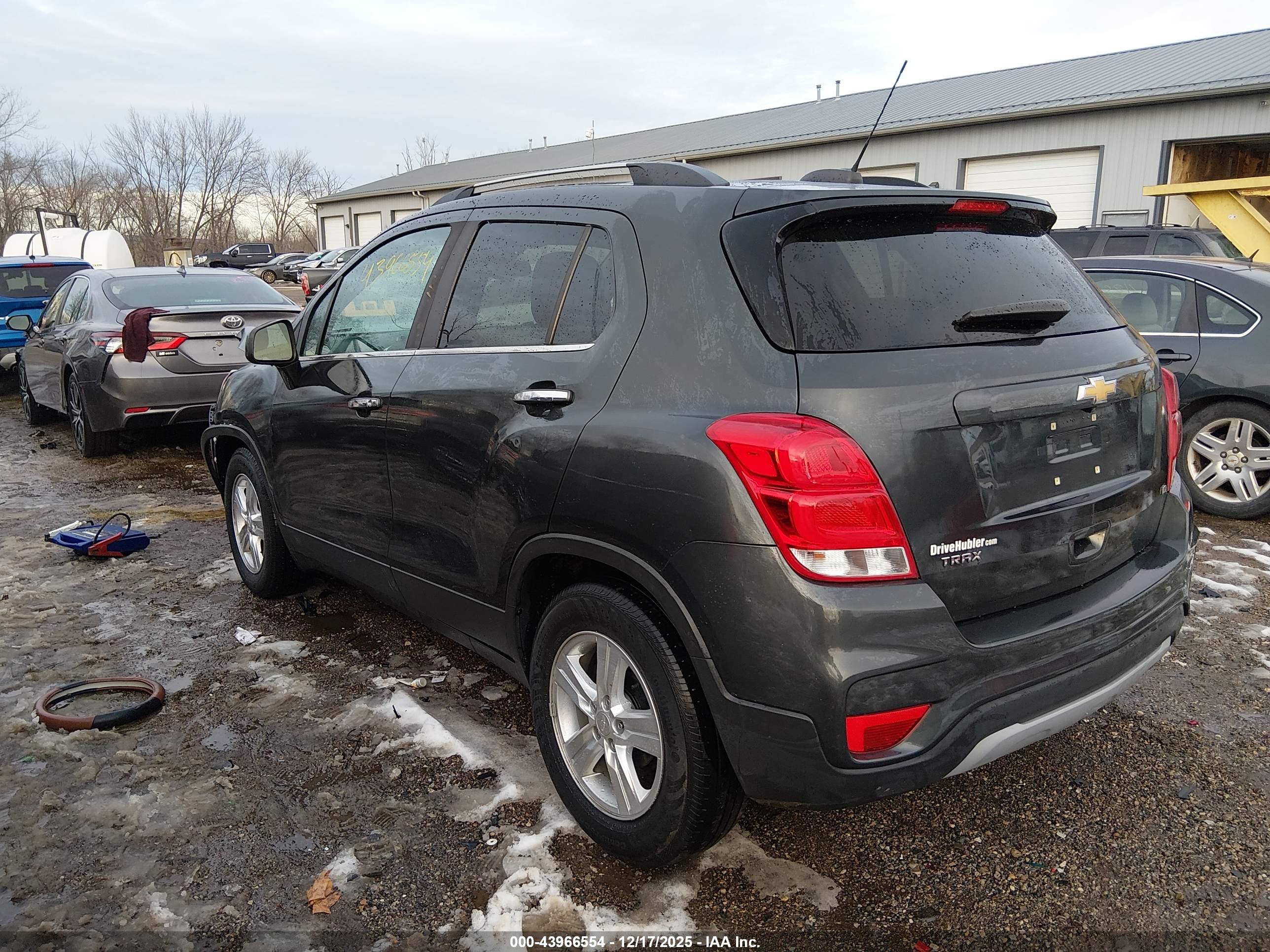 CHEVROLET TRAX image 3
