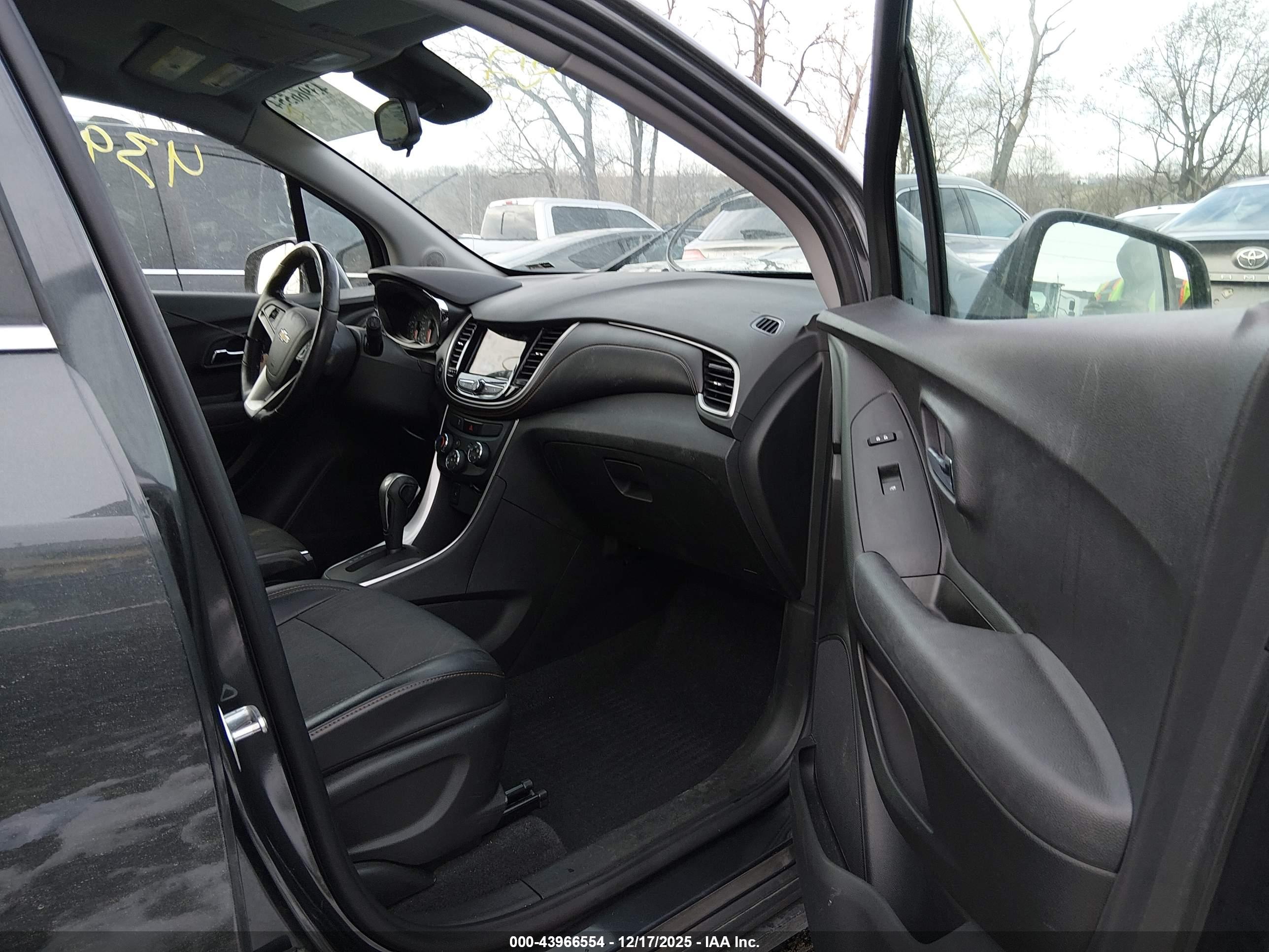 CHEVROLET TRAX image 5
