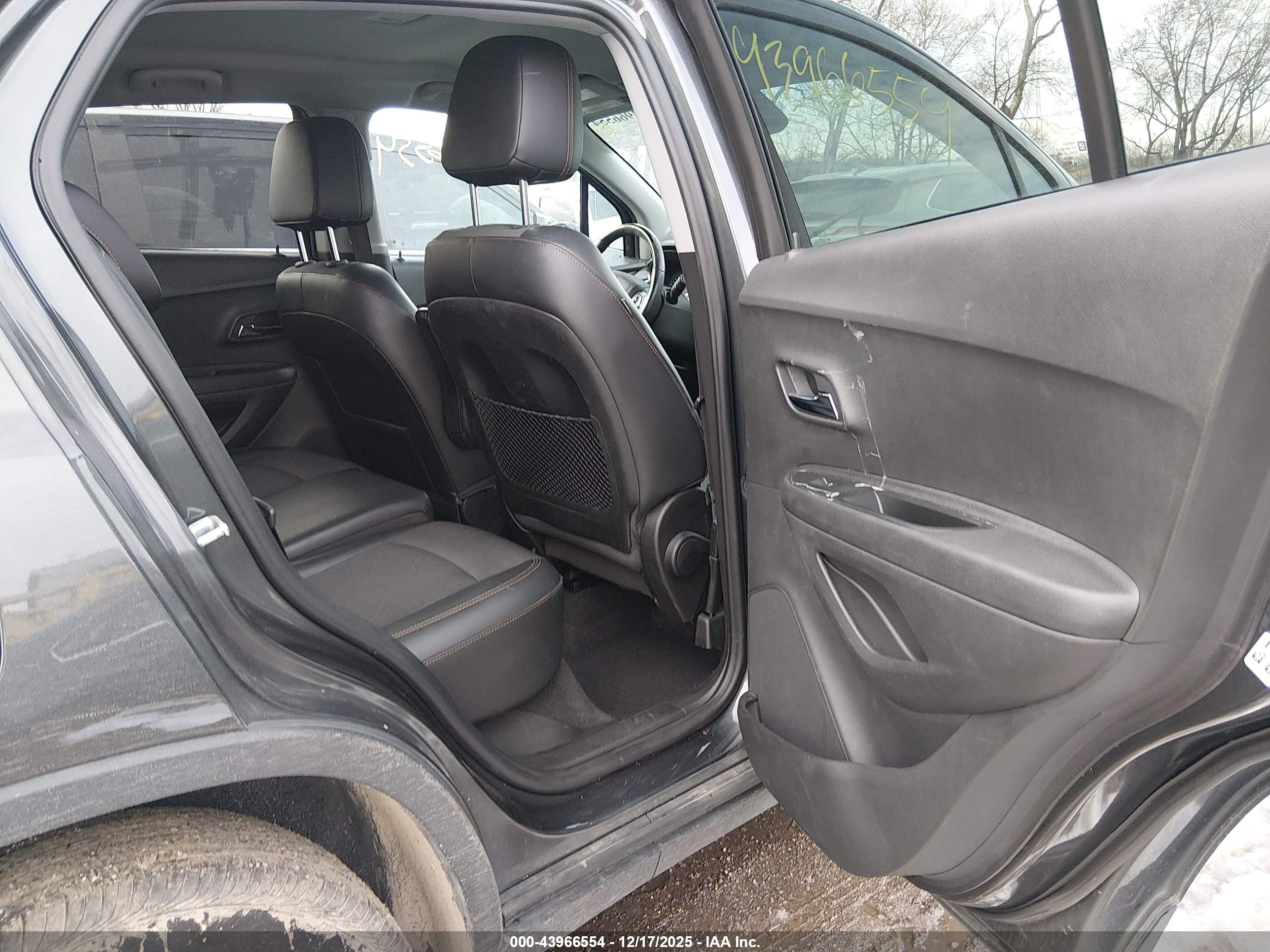 CHEVROLET TRAX image 8