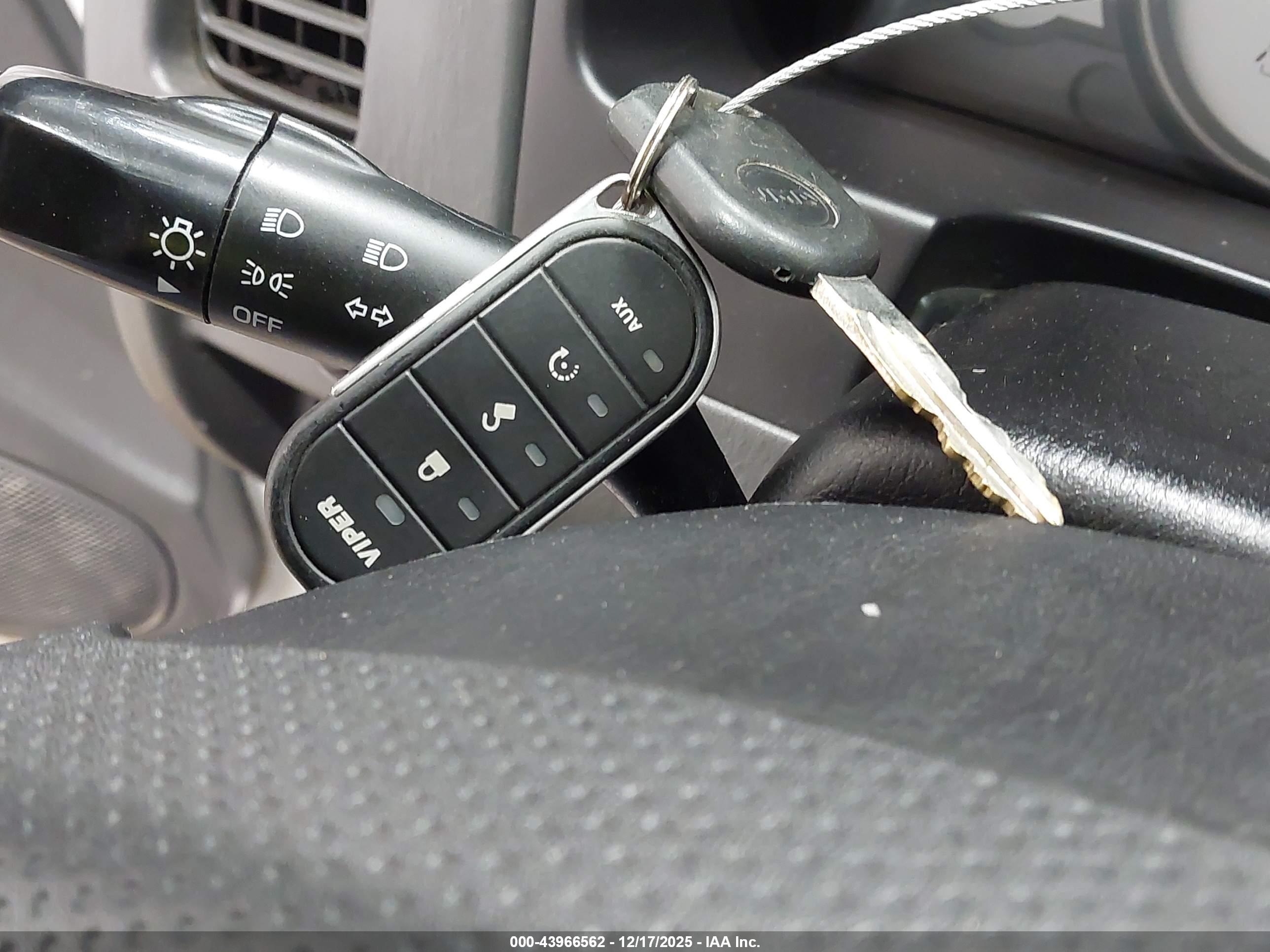 FORD ESCAPE image 11