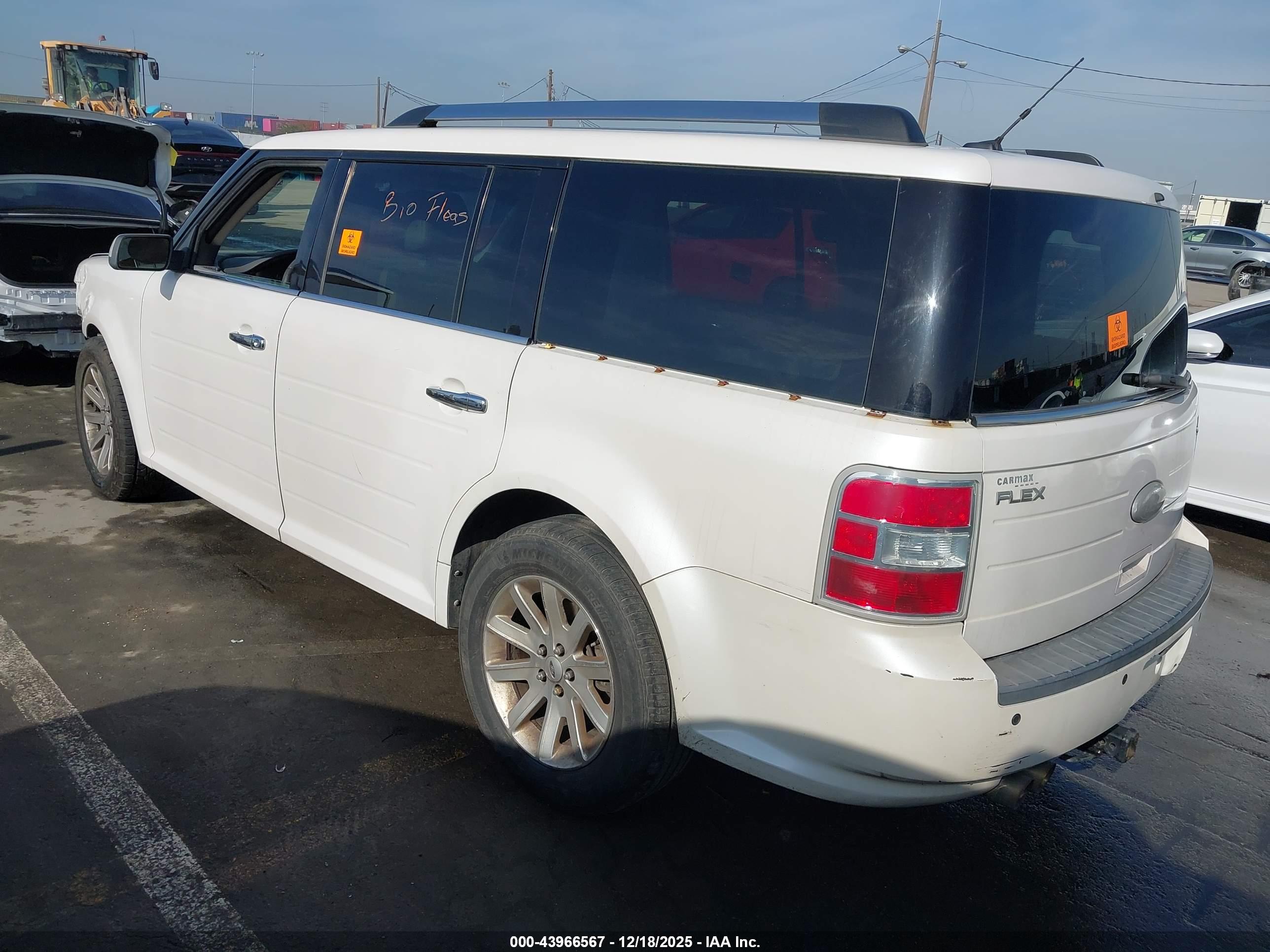 FORD FLEX image 3