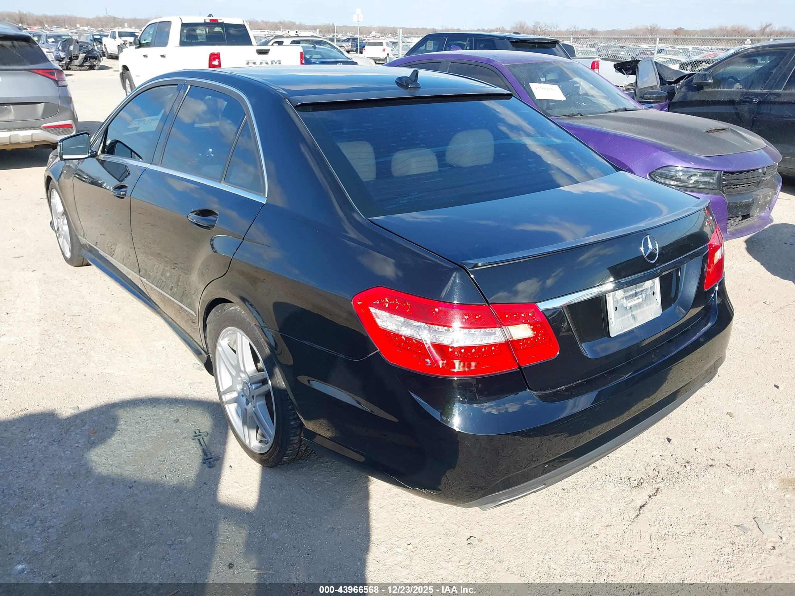 MERCEDES-BENZ E image 3