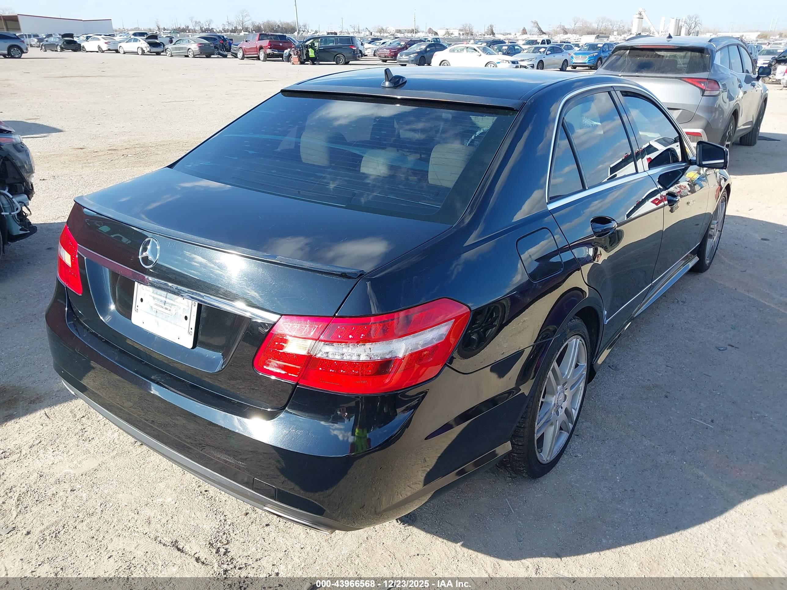 MERCEDES-BENZ E image 4