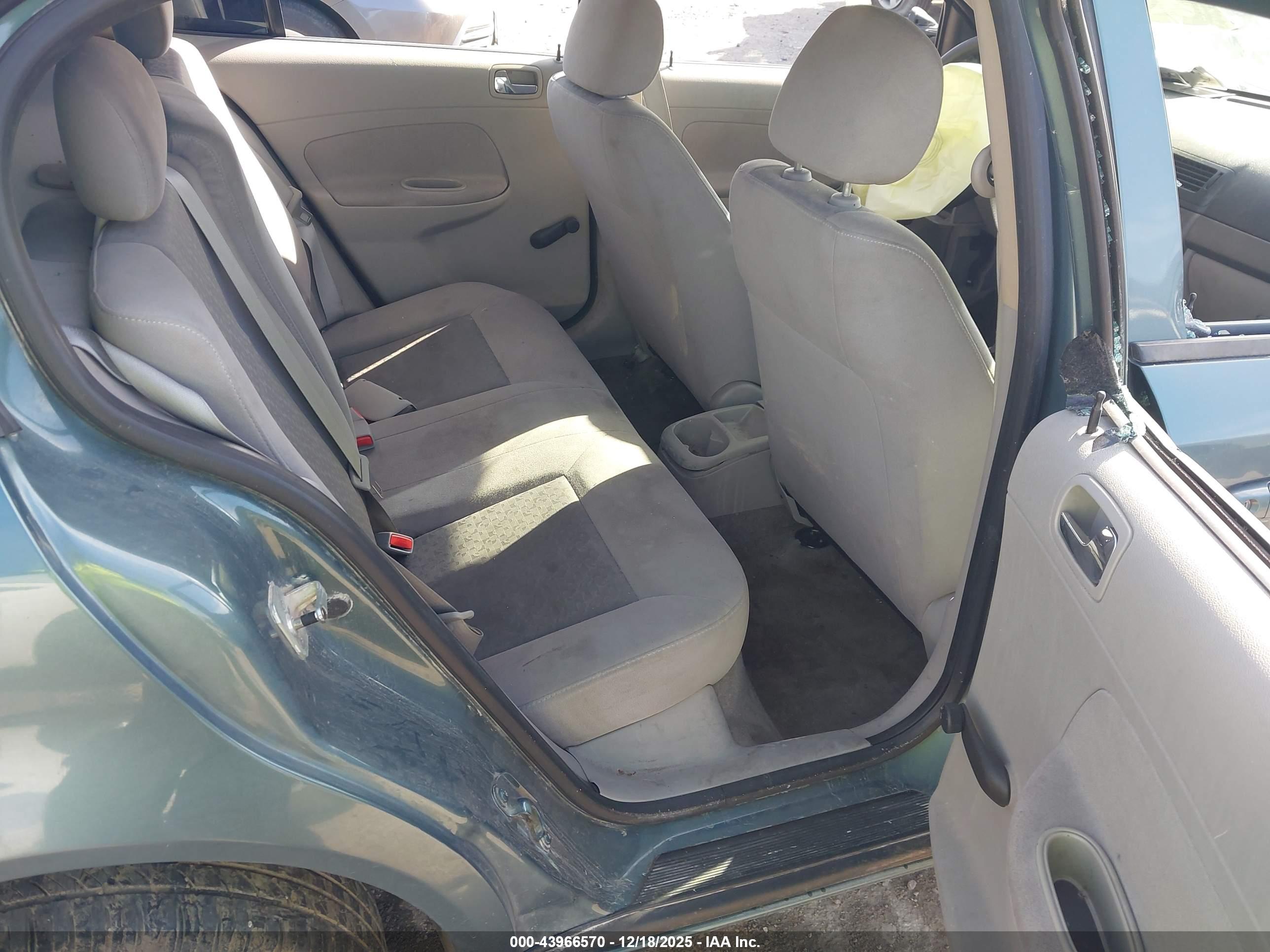 CHEVROLET COBALT image 8