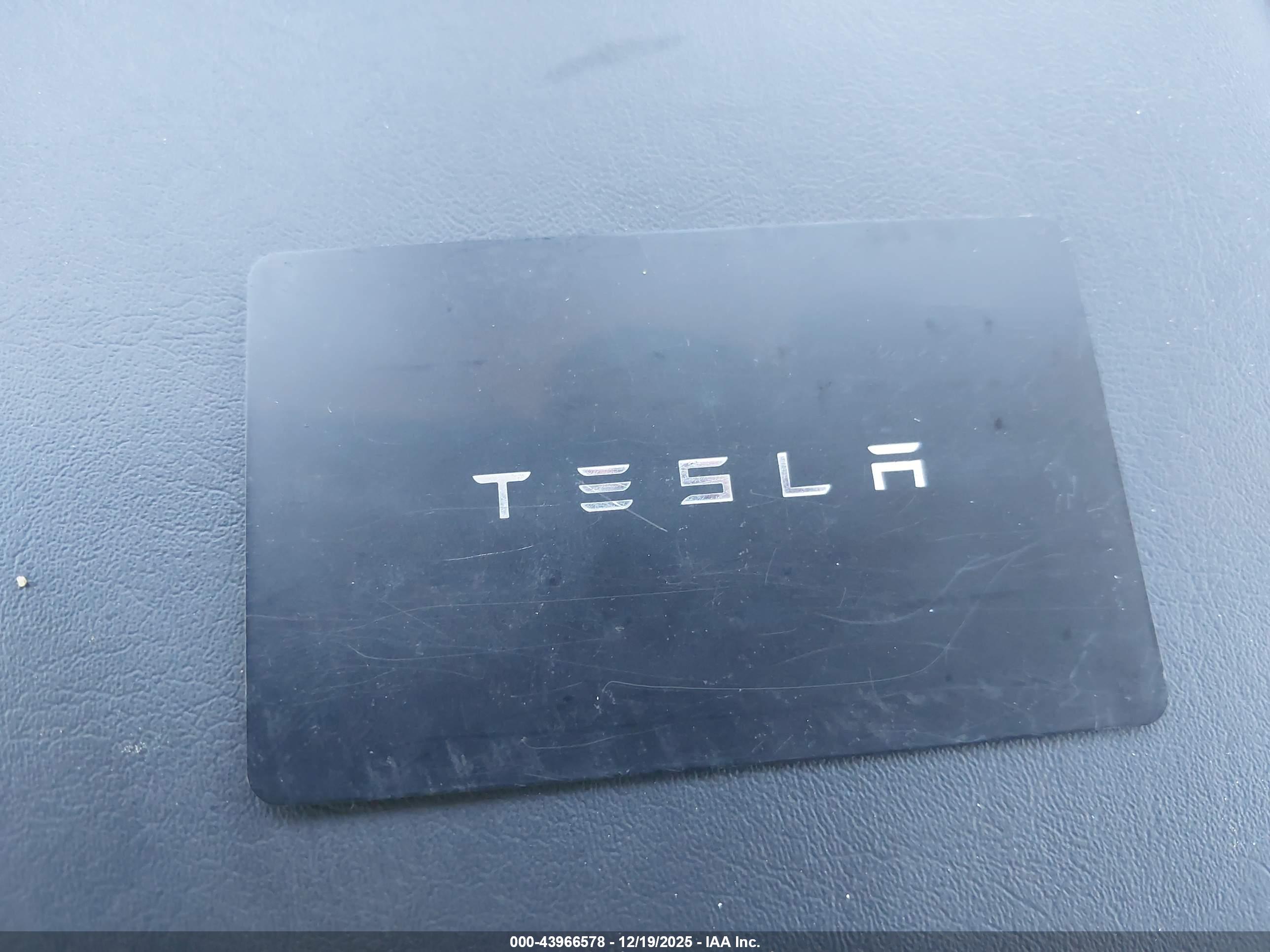TESLA MODEL image 11