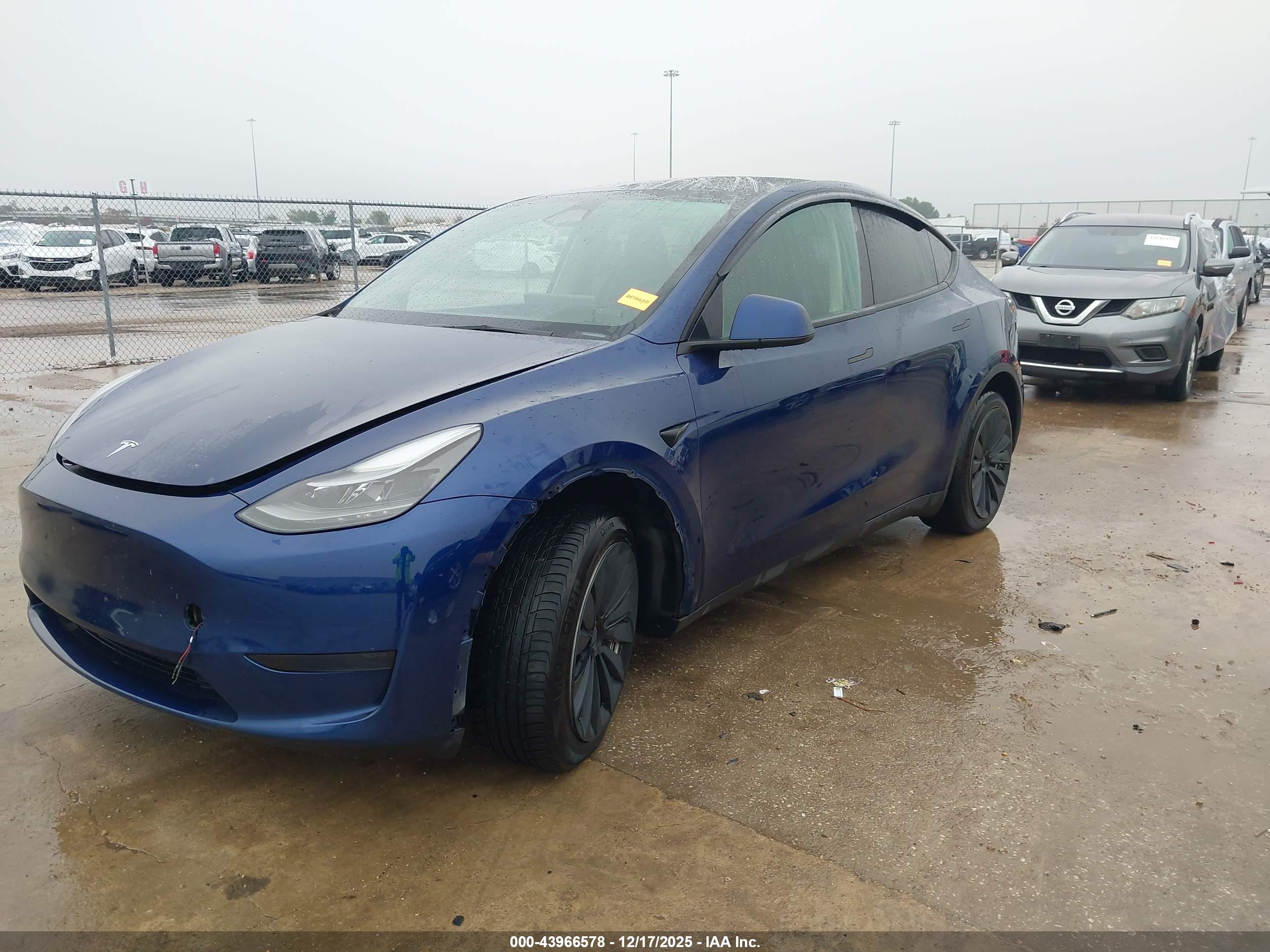 TESLA MODEL image 2