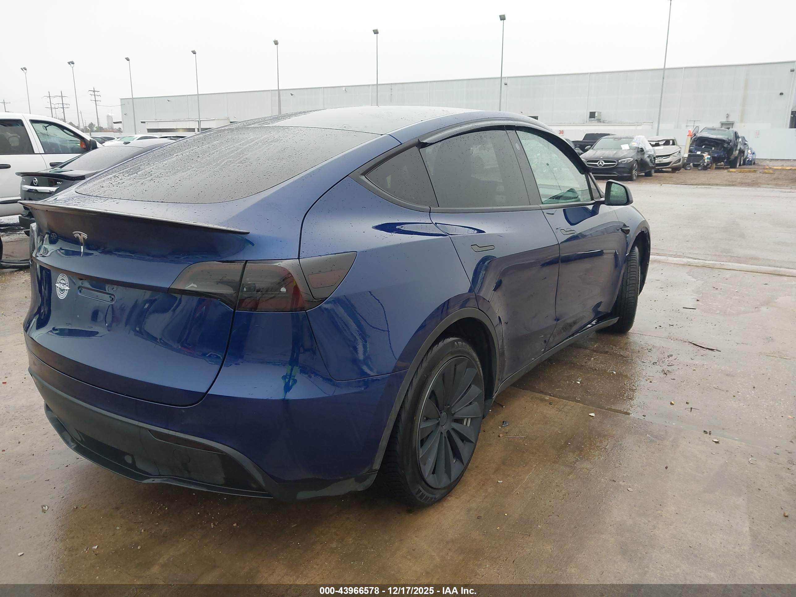 TESLA MODEL image 4