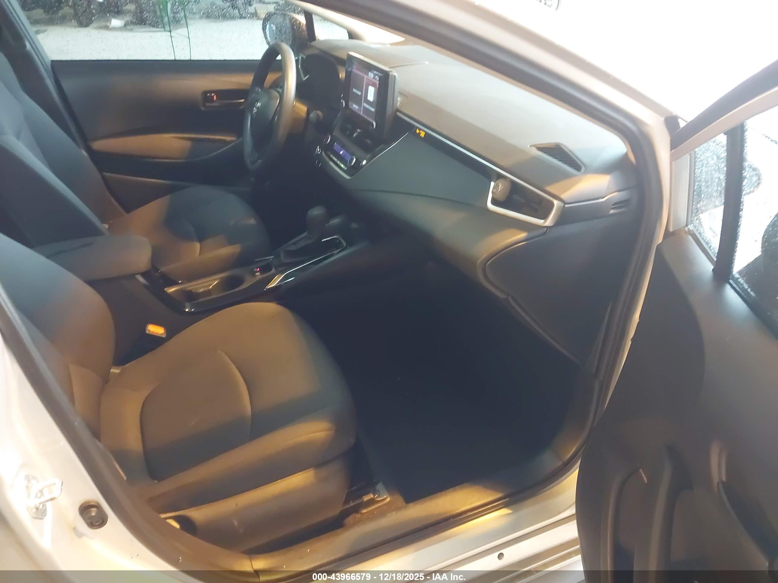 TOYOTA COROLLA image 5