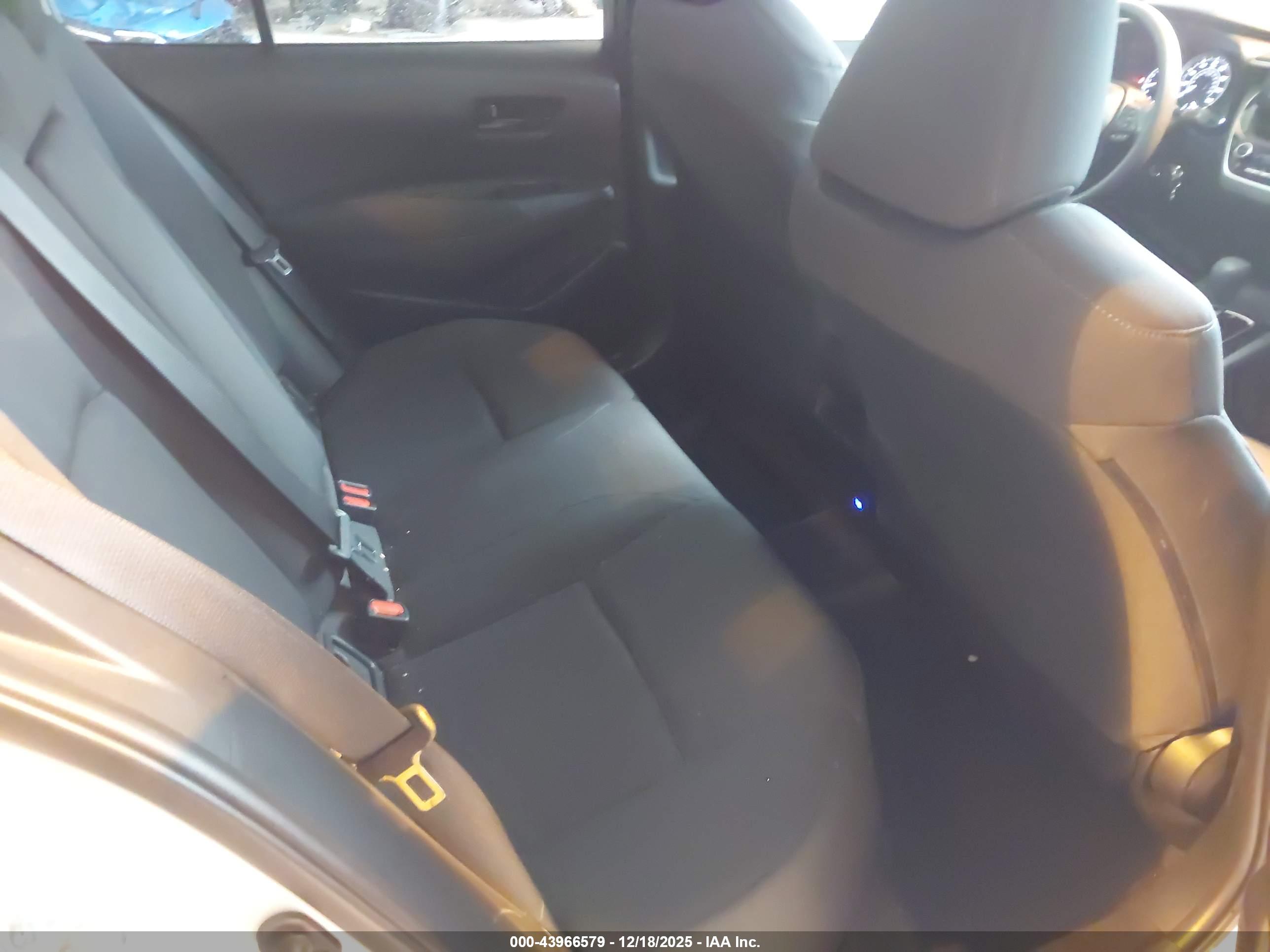 TOYOTA COROLLA image 8