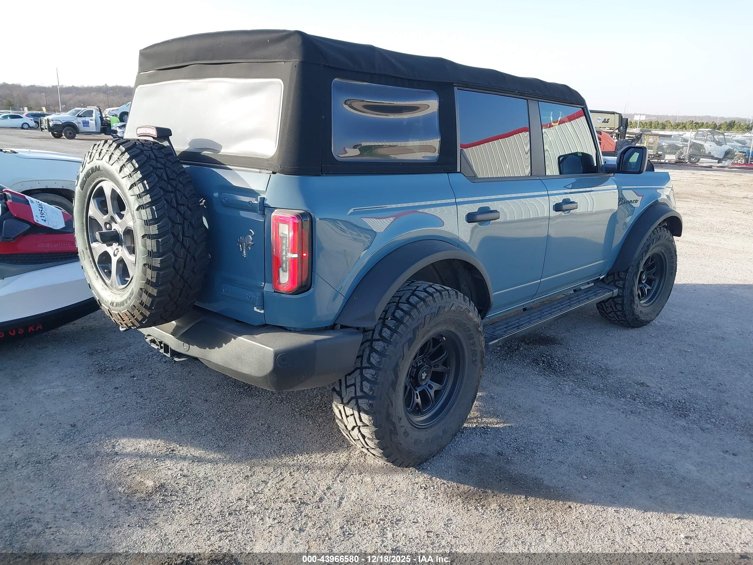 FORD BRONCO image 4