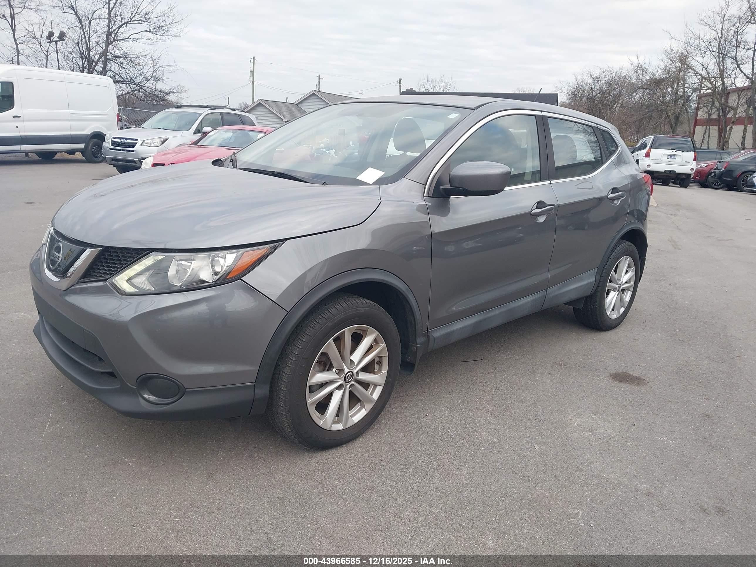 NISSAN ROGUE image 2
