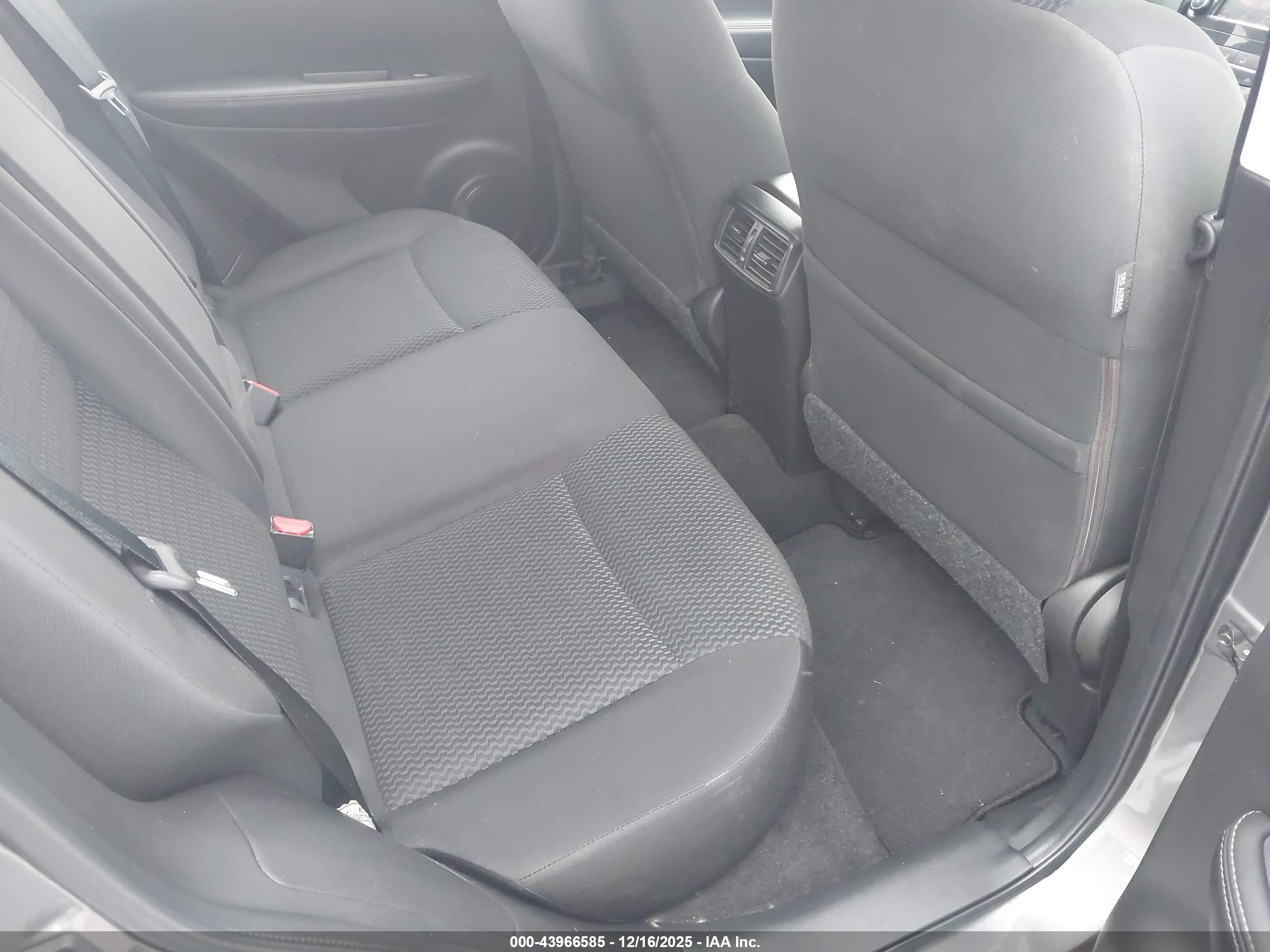 NISSAN ROGUE image 8