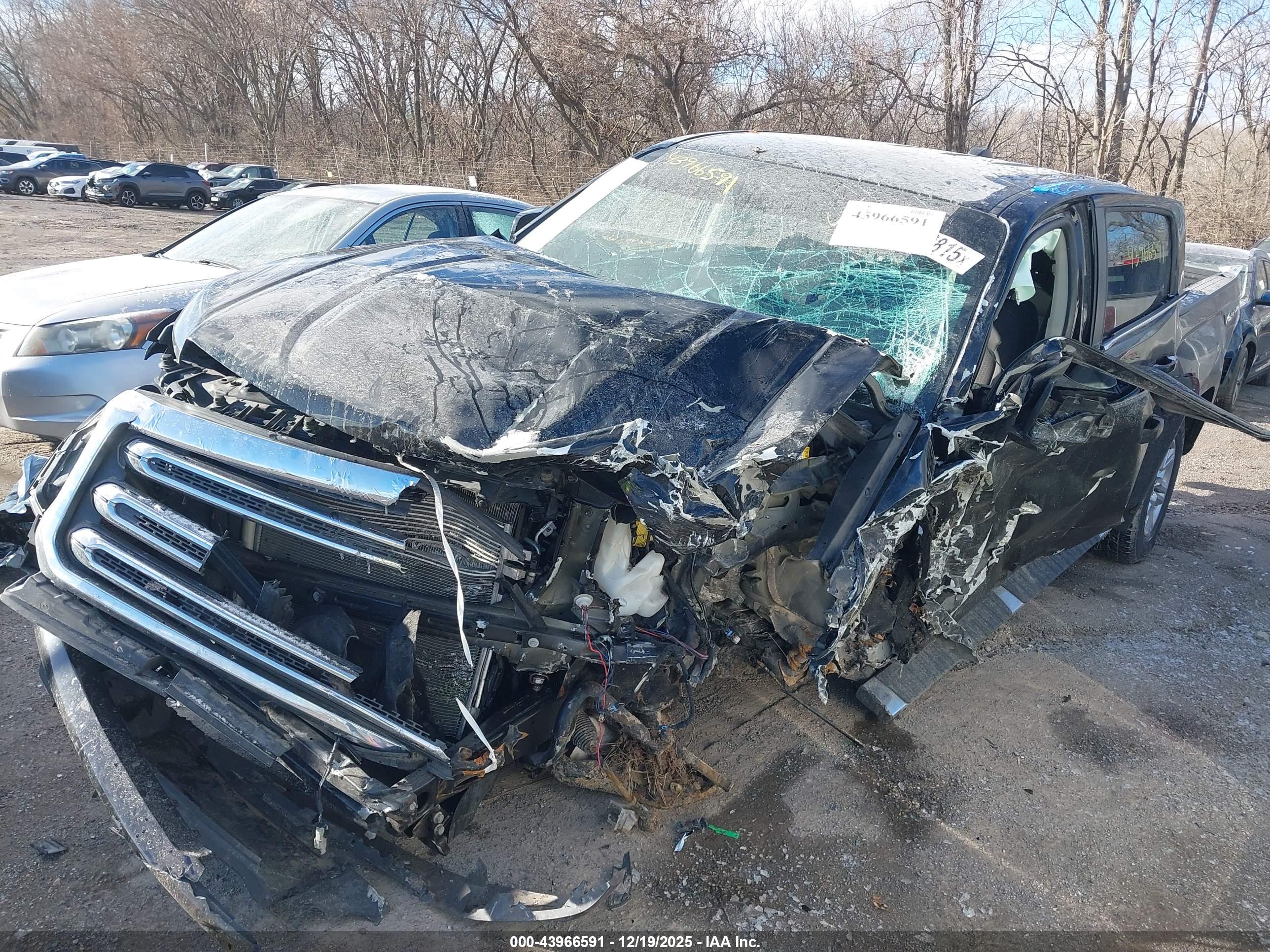 GMC CANYON image 6