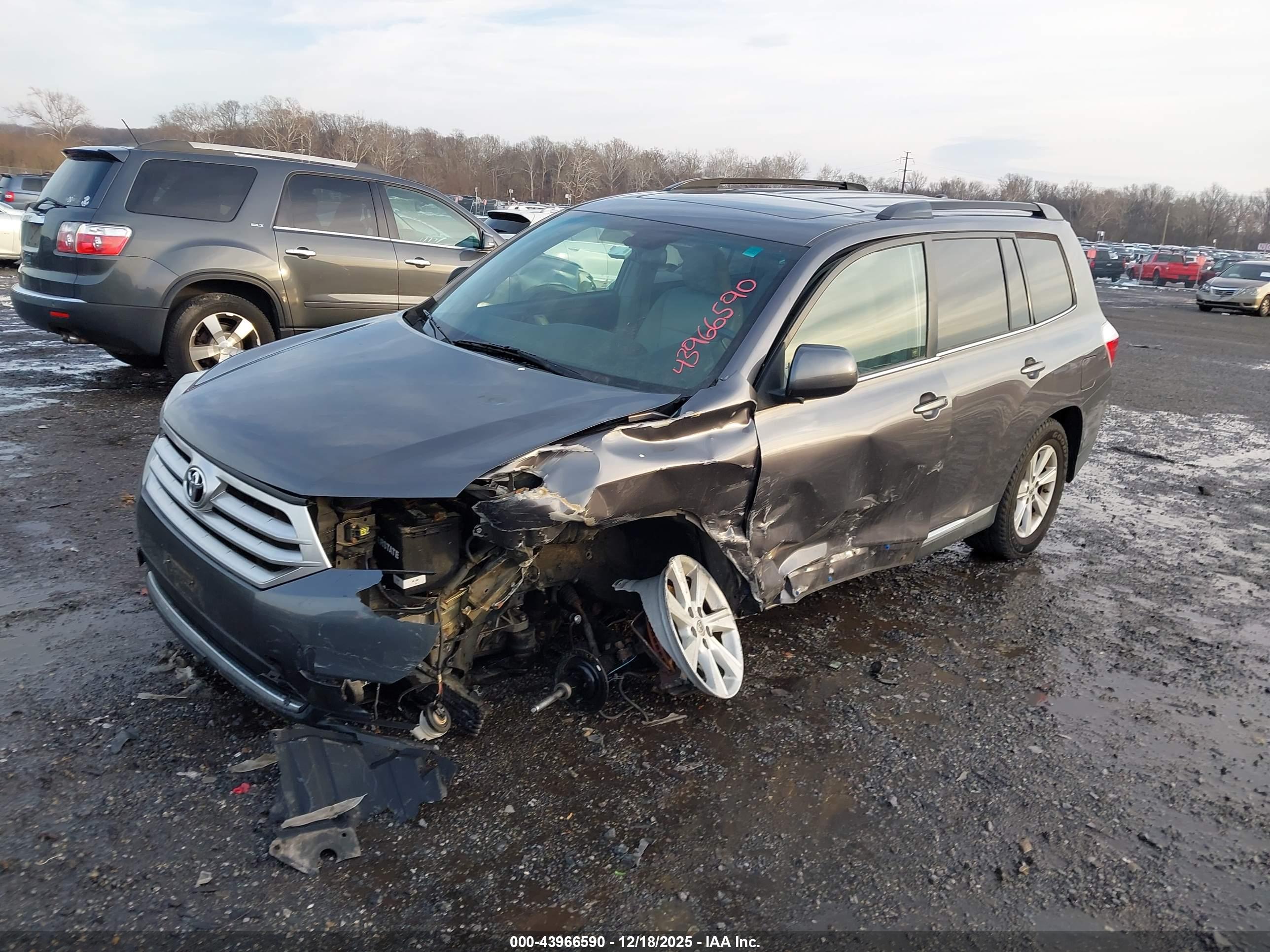 TOYOTA HIGHLANDER image 2