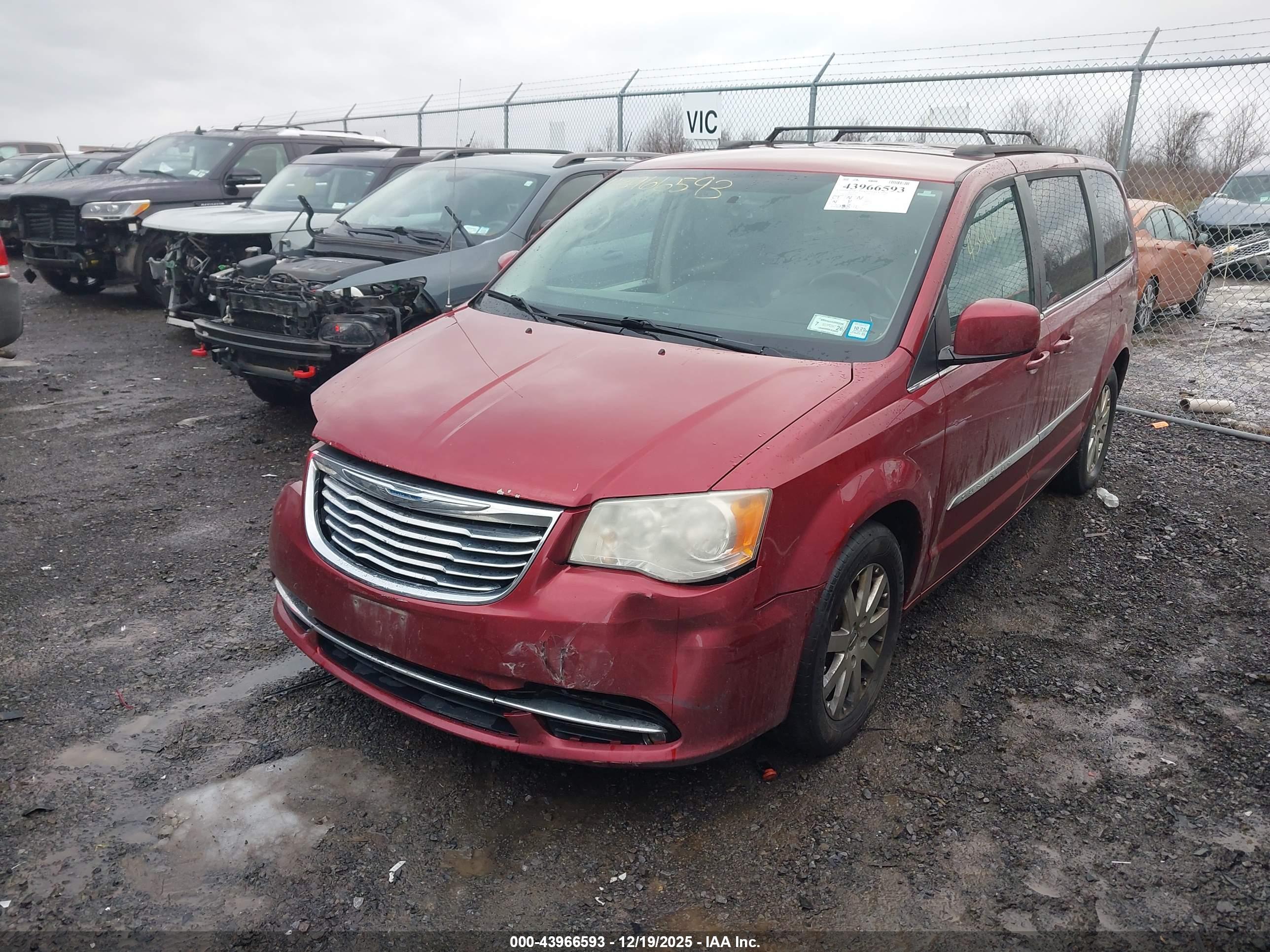 CHRYSLER TOWN image 2