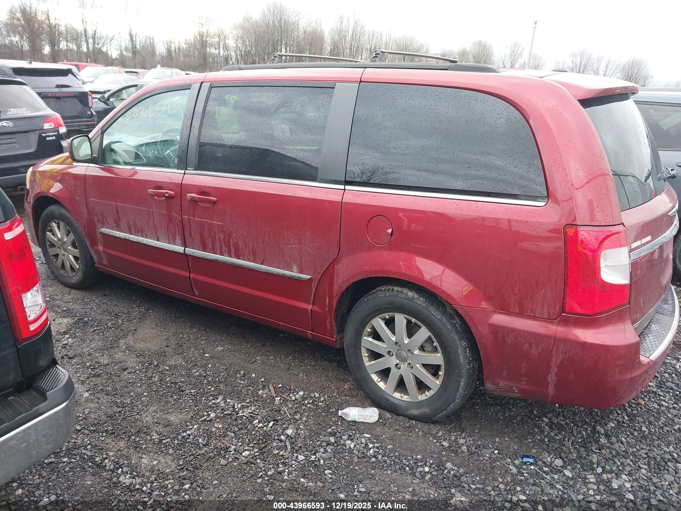 CHRYSLER TOWN image 3