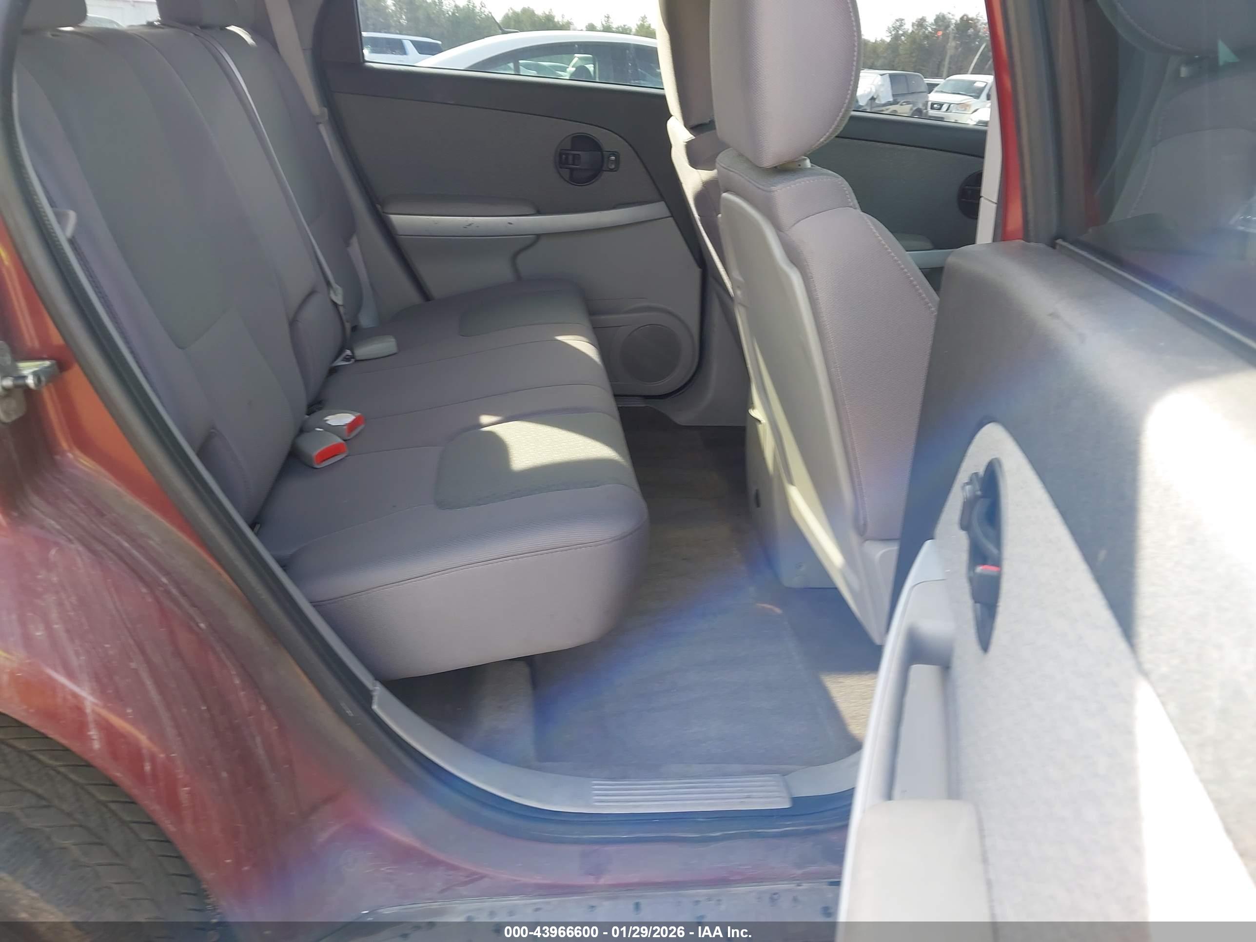 CHEVROLET EQUINOX image 8