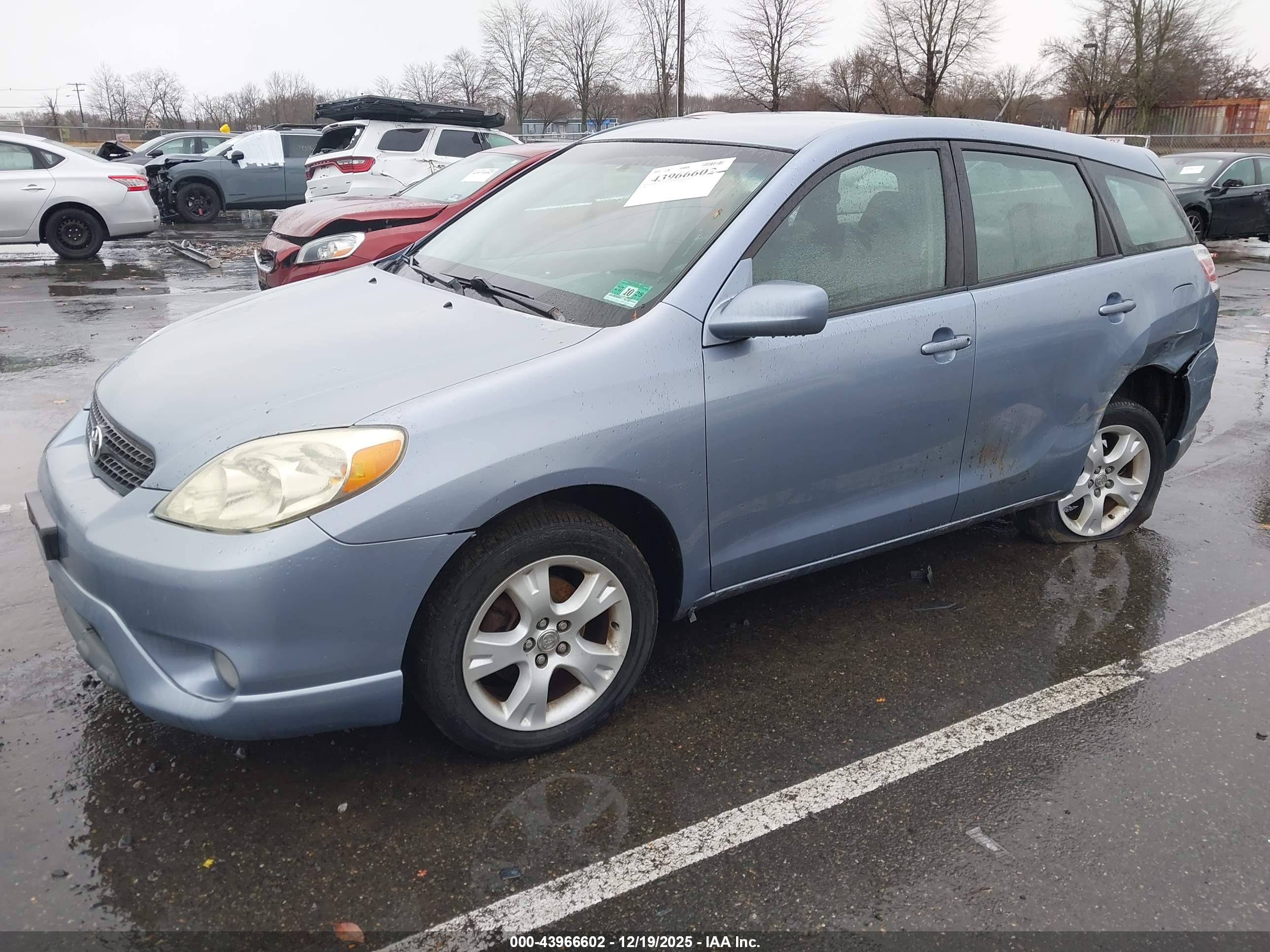 TOYOTA MATRIX image 2