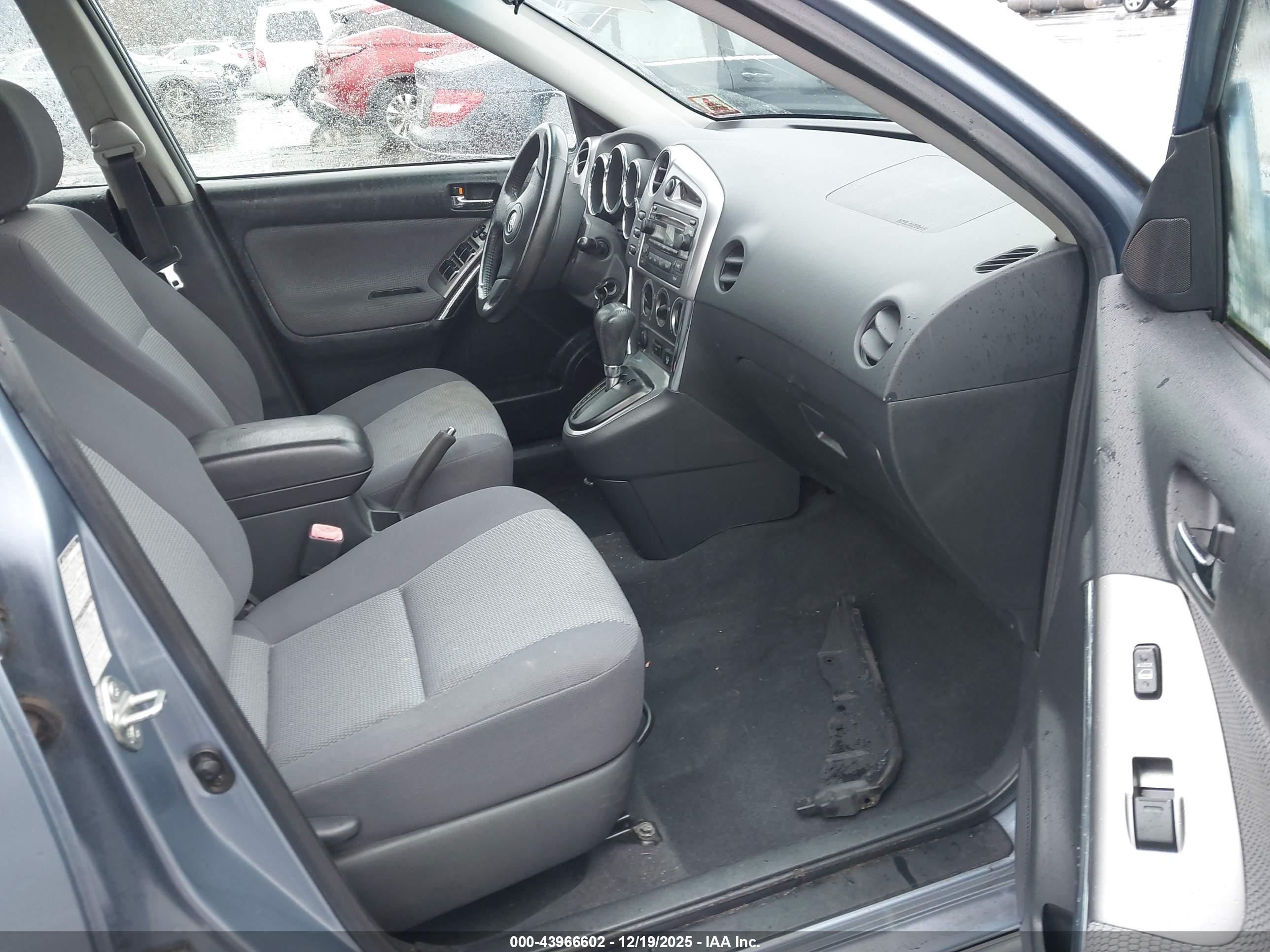 TOYOTA MATRIX image 5
