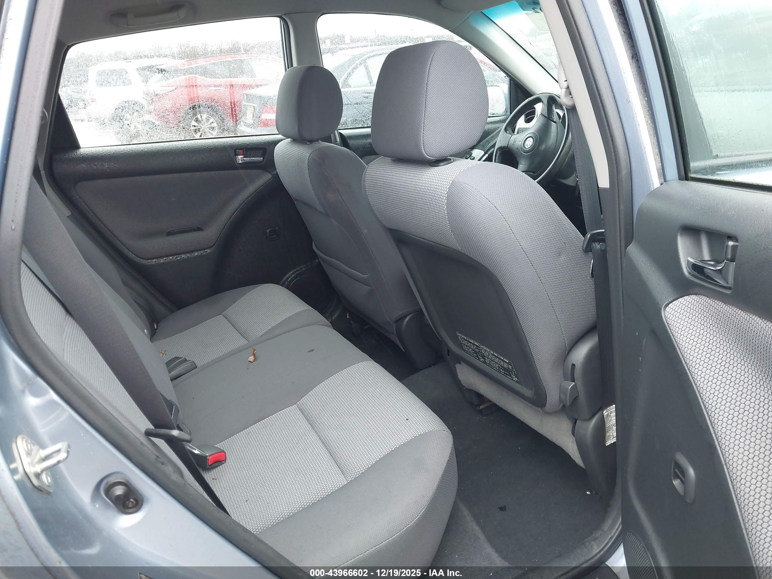 TOYOTA MATRIX image 8