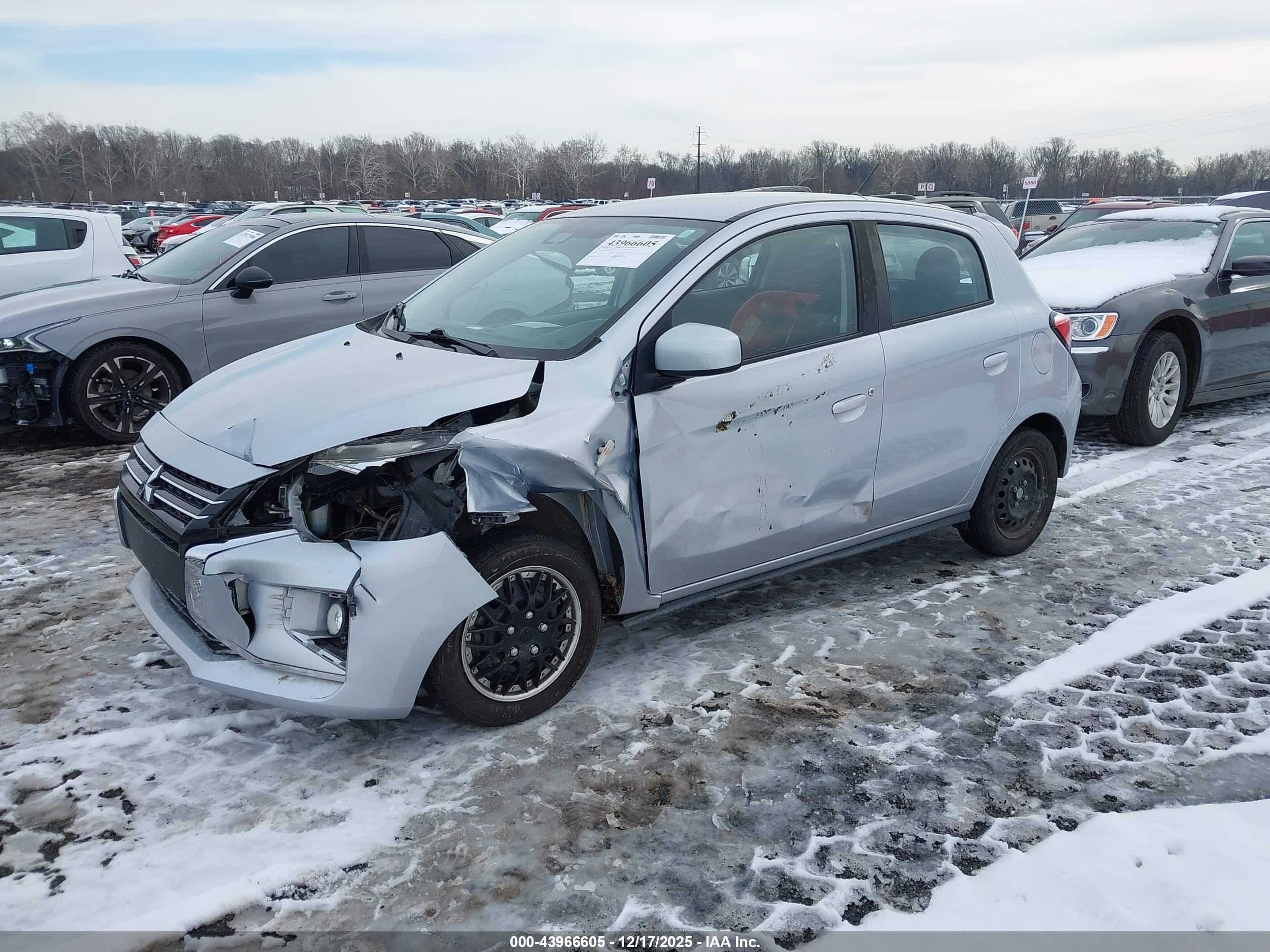 MITSUBISHI MIRAGE image 2
