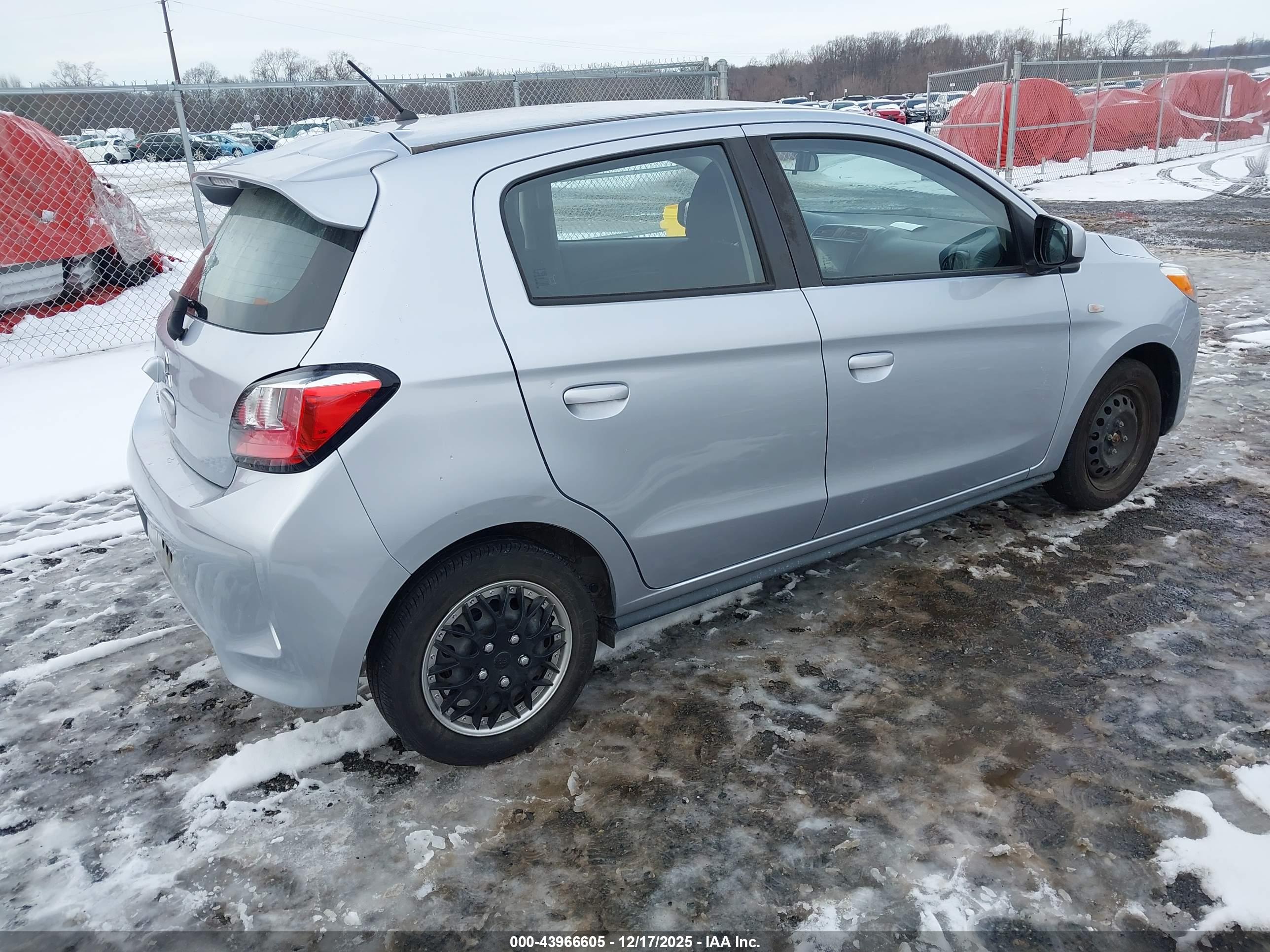 MITSUBISHI MIRAGE image 4