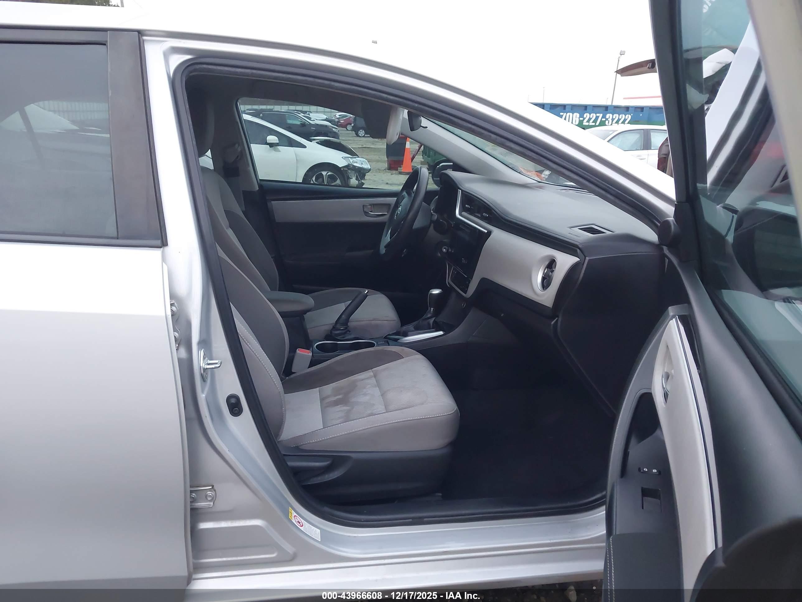 TOYOTA COROLLA image 5