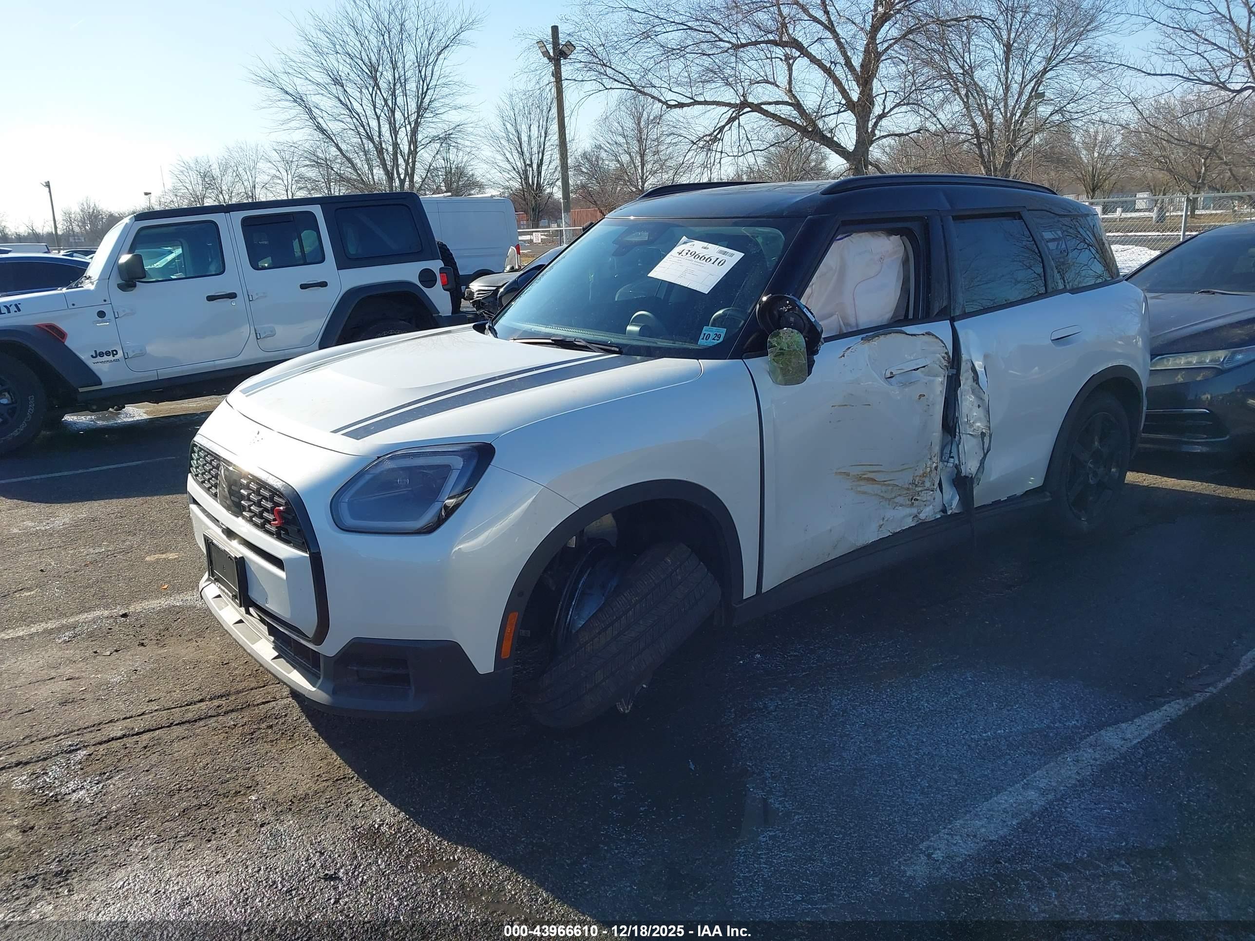 MINI COUNTRYMAN image 2