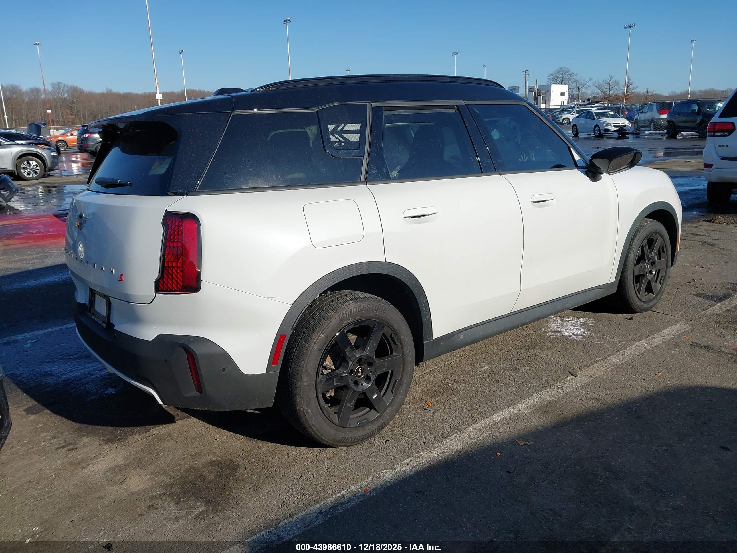 MINI COUNTRYMAN image 4