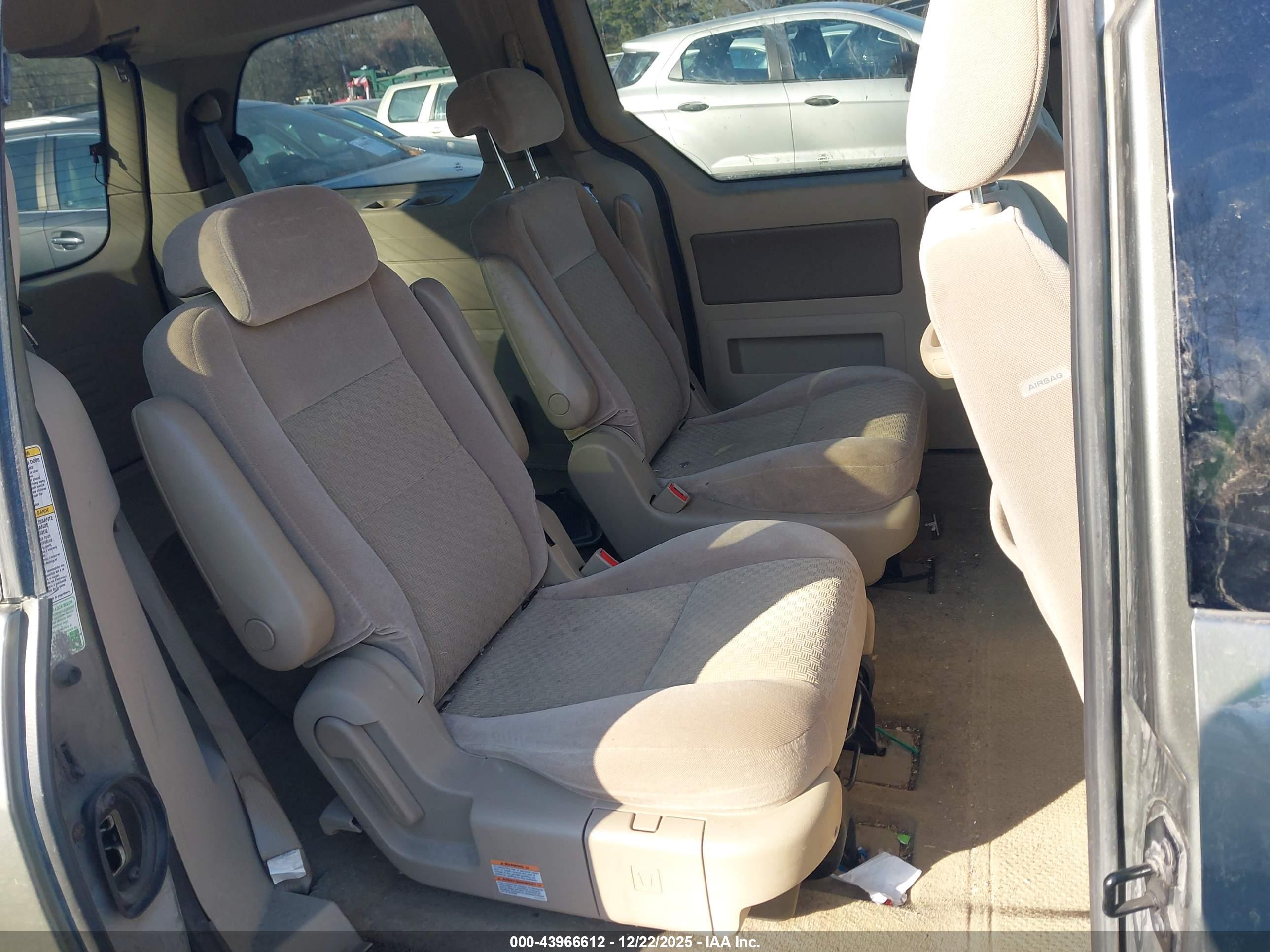 FORD FREESTAR image 8