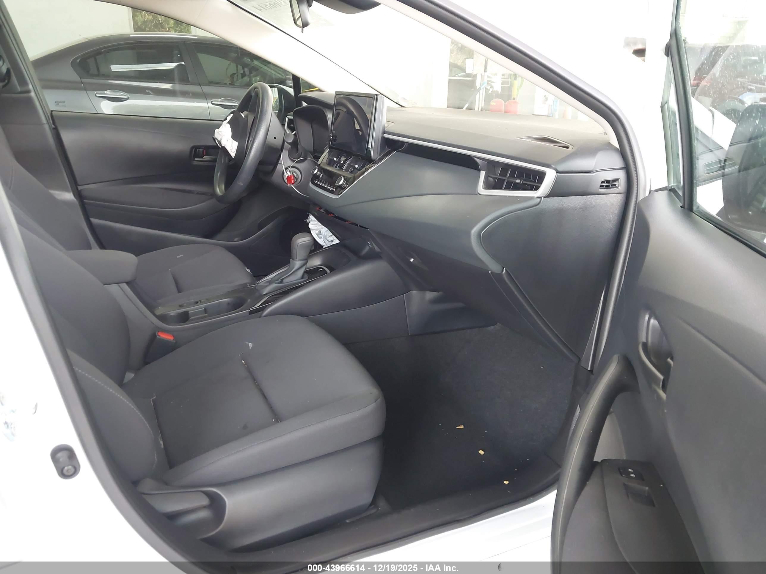 TOYOTA COROLLA image 5