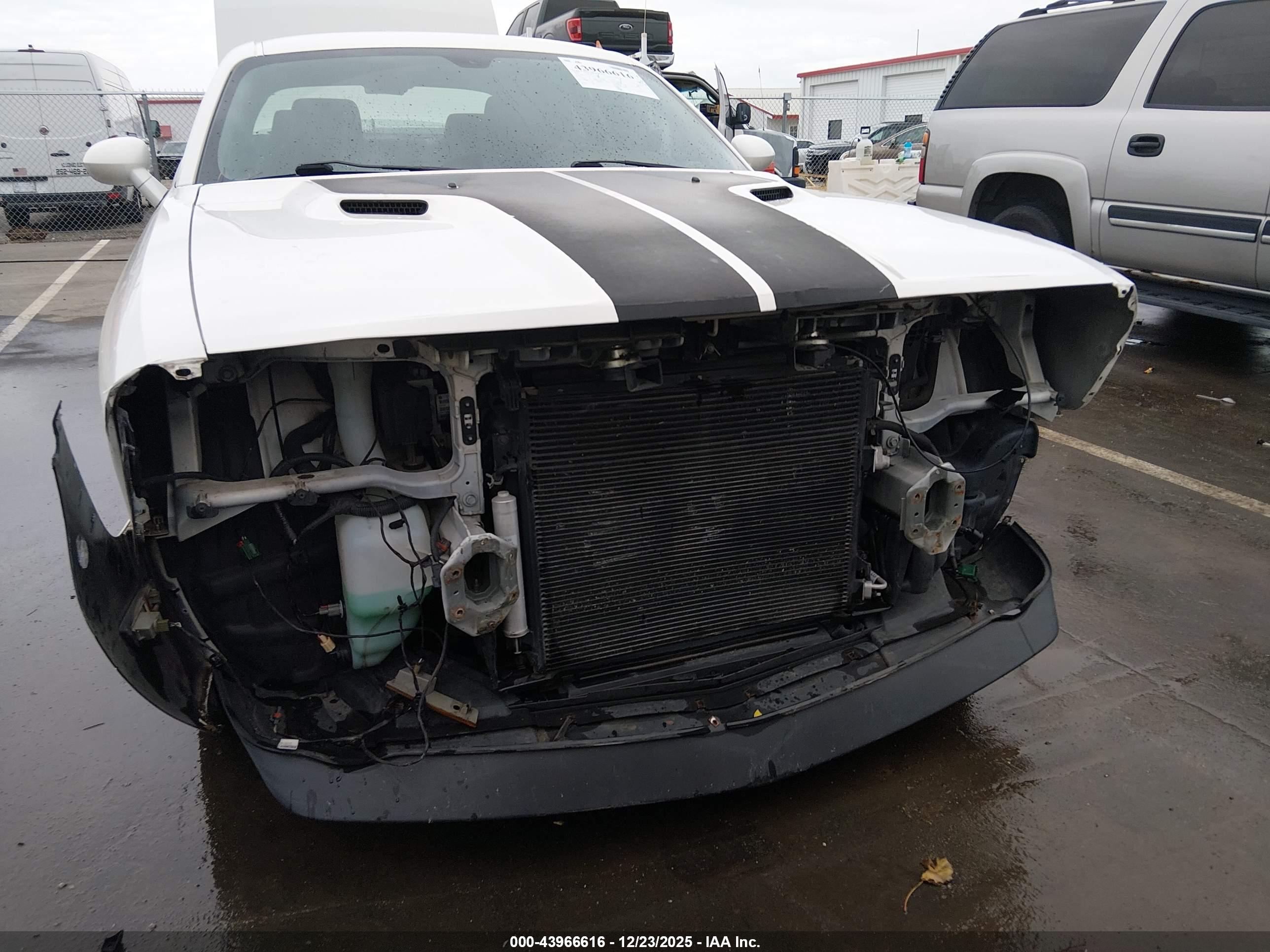 DODGE CHALLENGER image 6