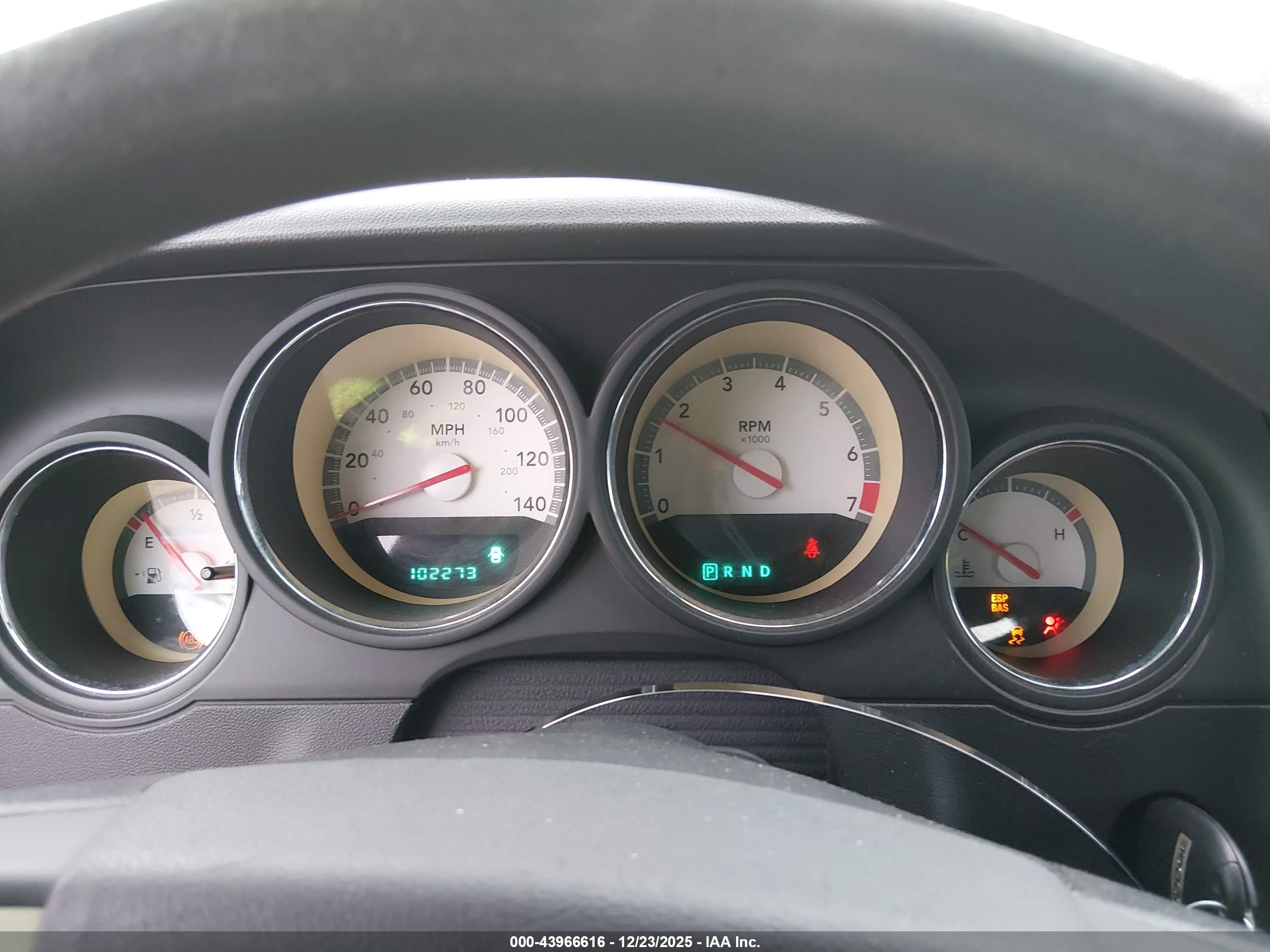 DODGE CHALLENGER image 7