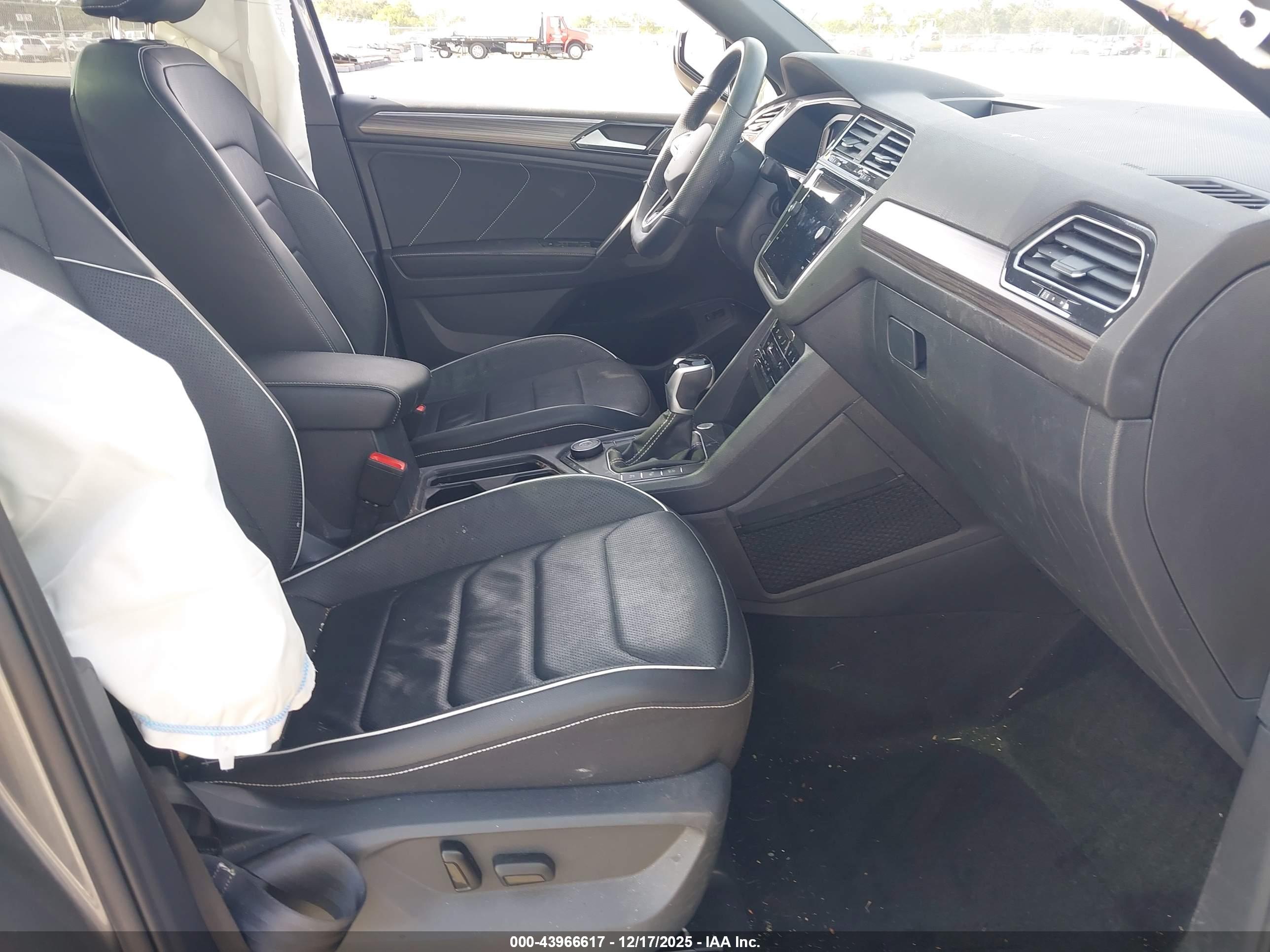 VOLKSWAGEN TIGUAN image 5
