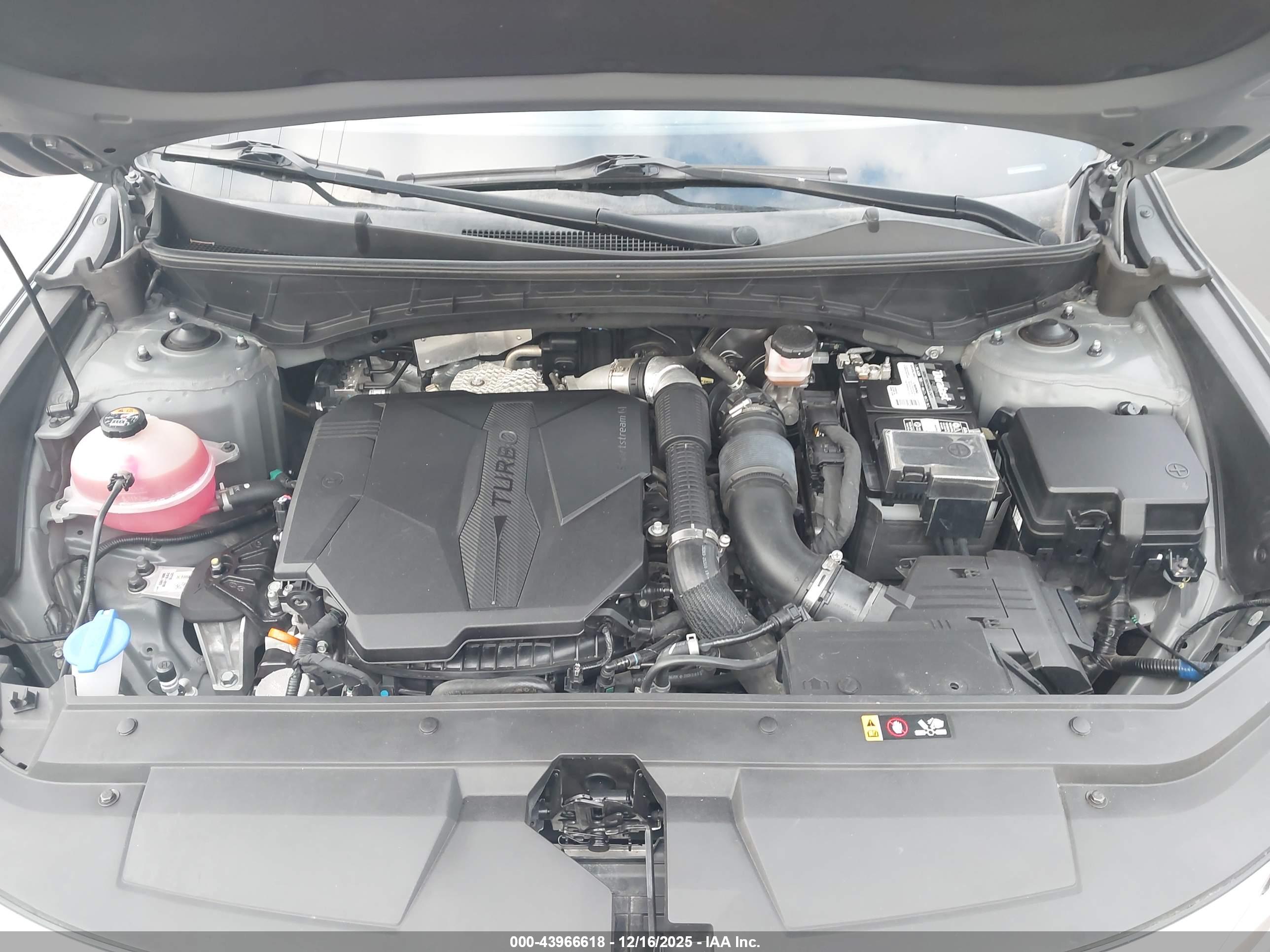 HYUNDAI SANTA image 10