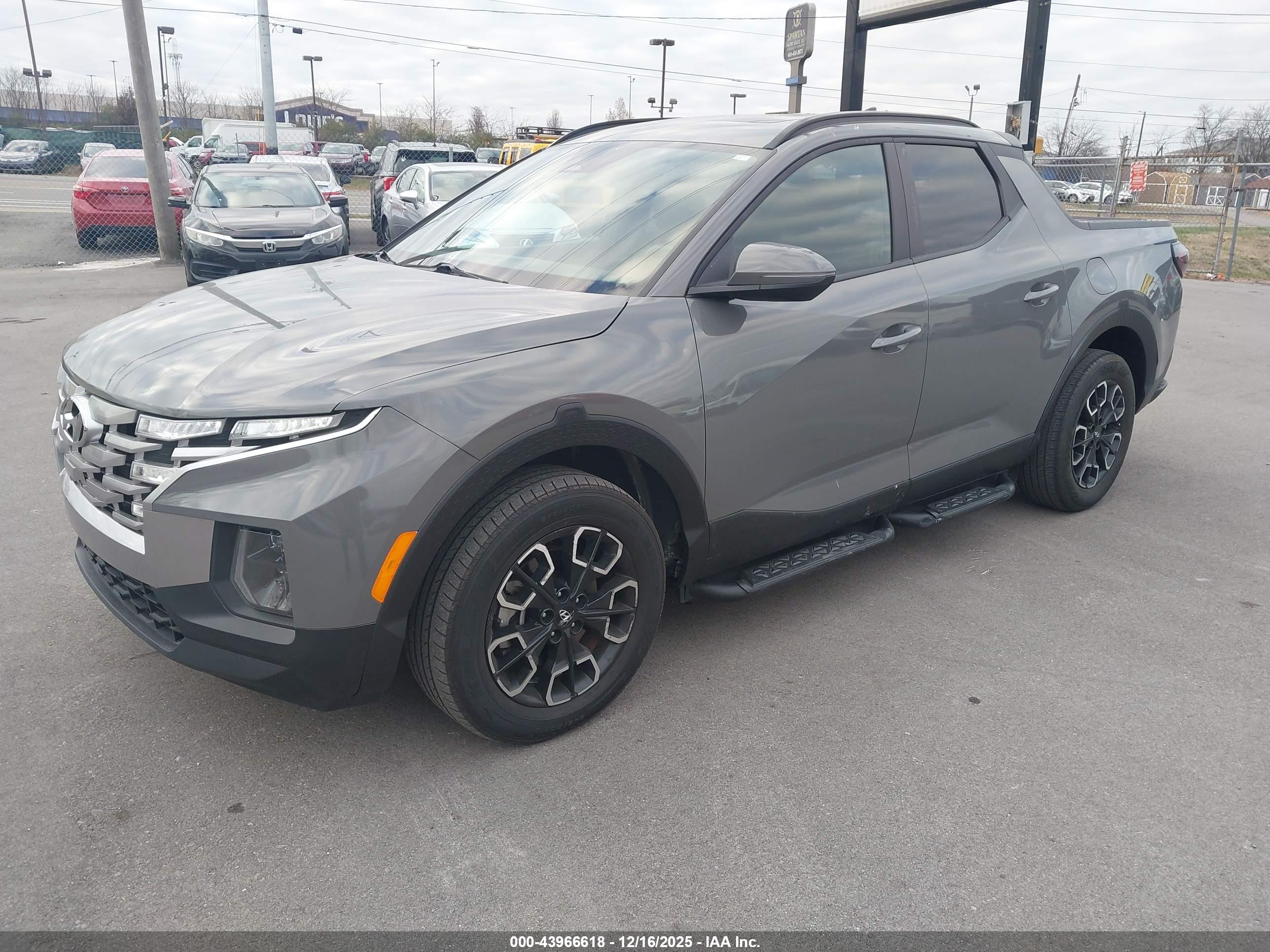 HYUNDAI SANTA image 2