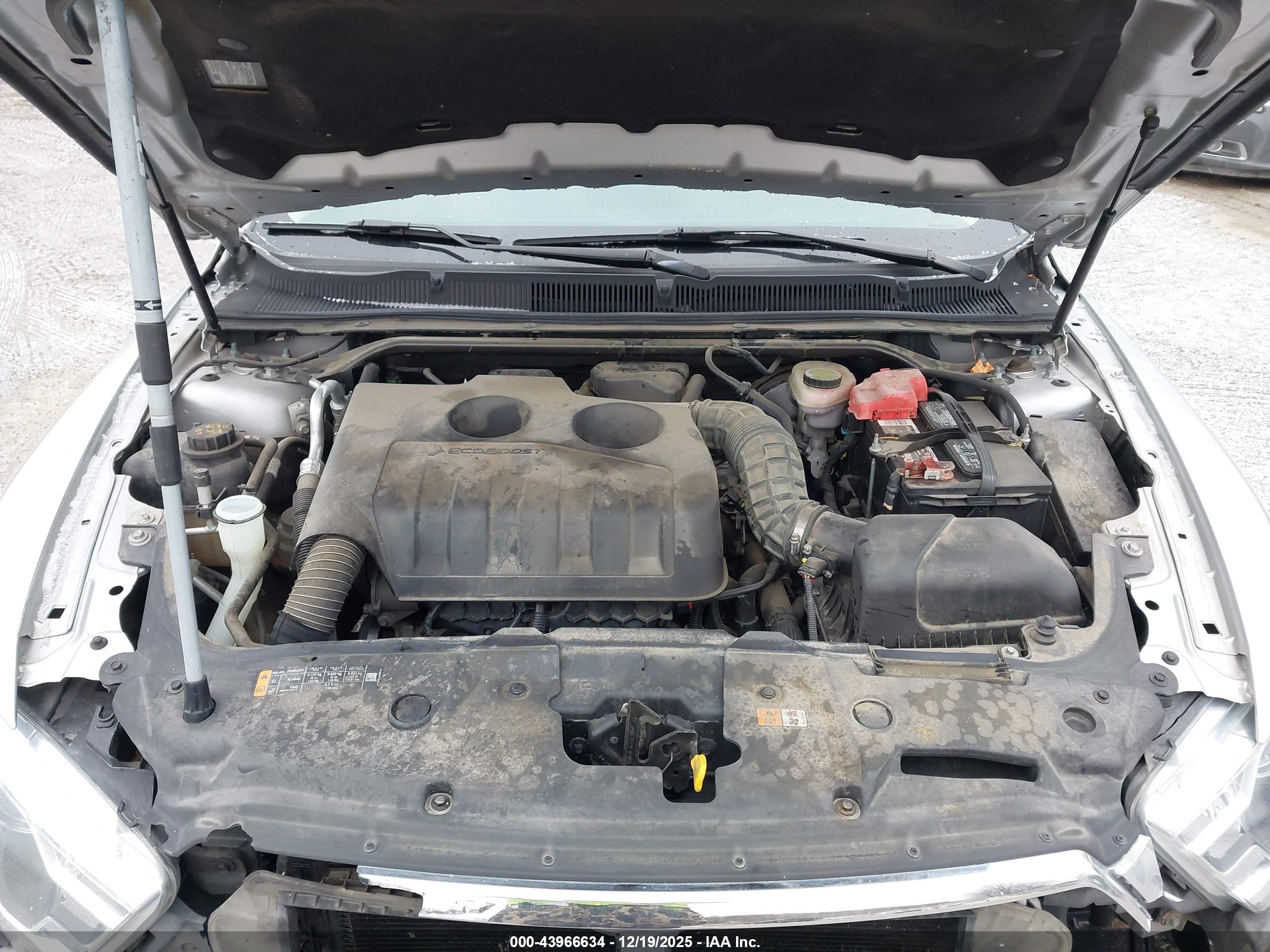 FORD TAURUS image 10