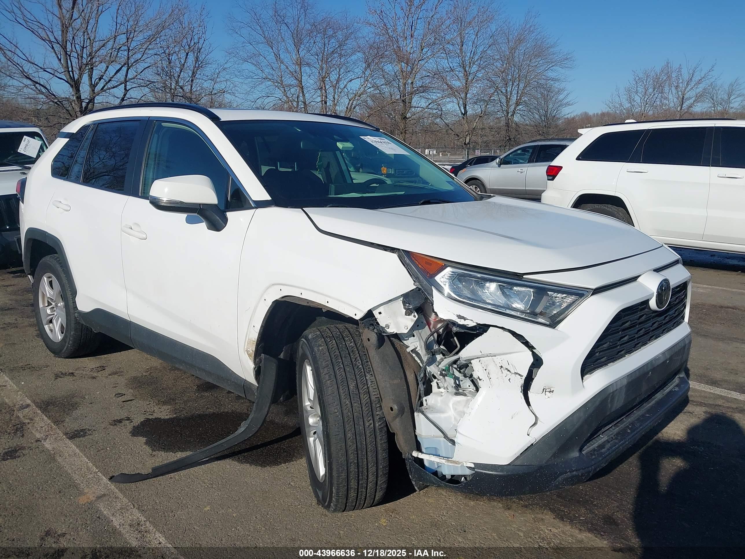 TOYOTA RAV4 image 6