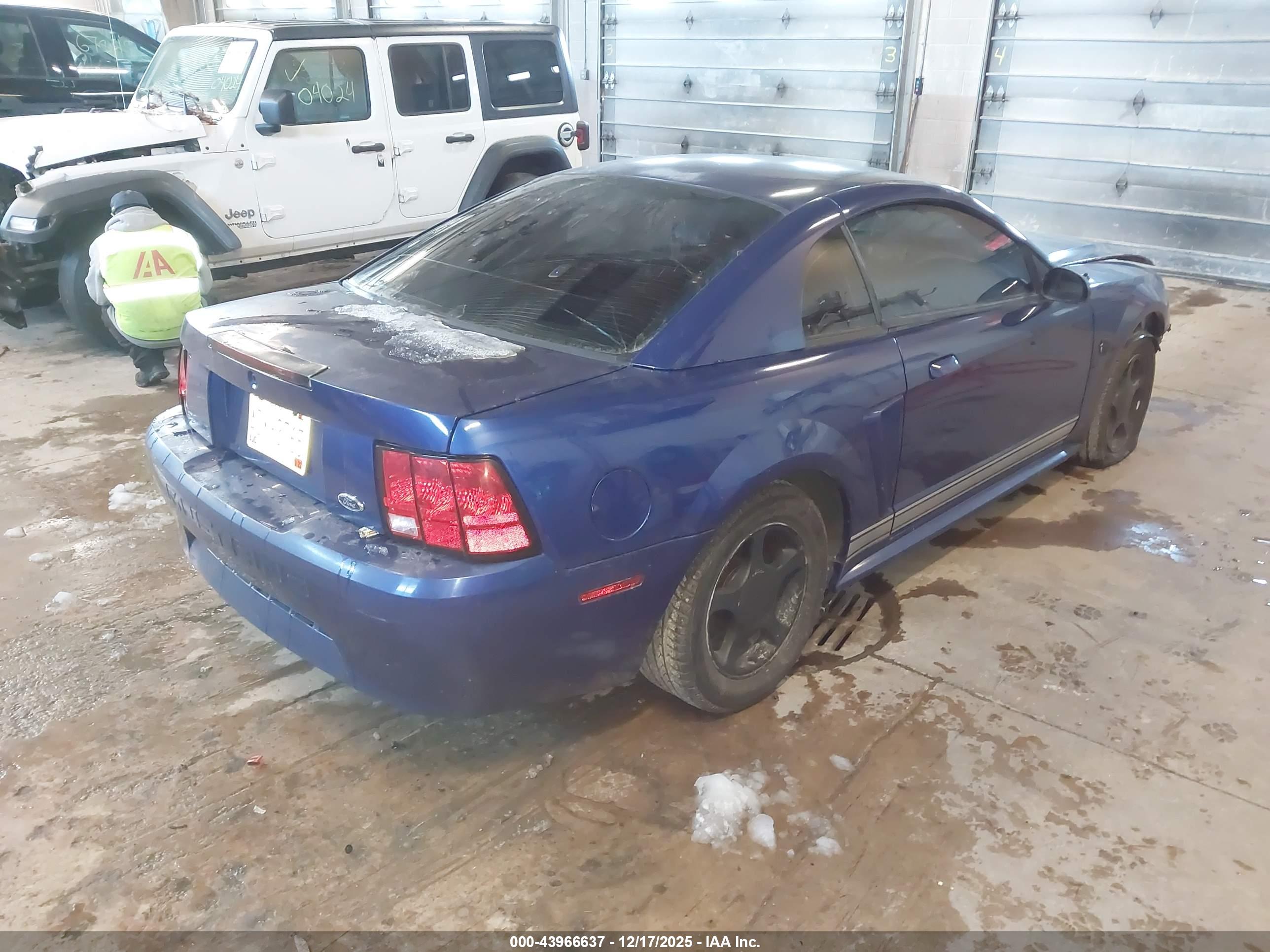 FORD MUSTANG image 4