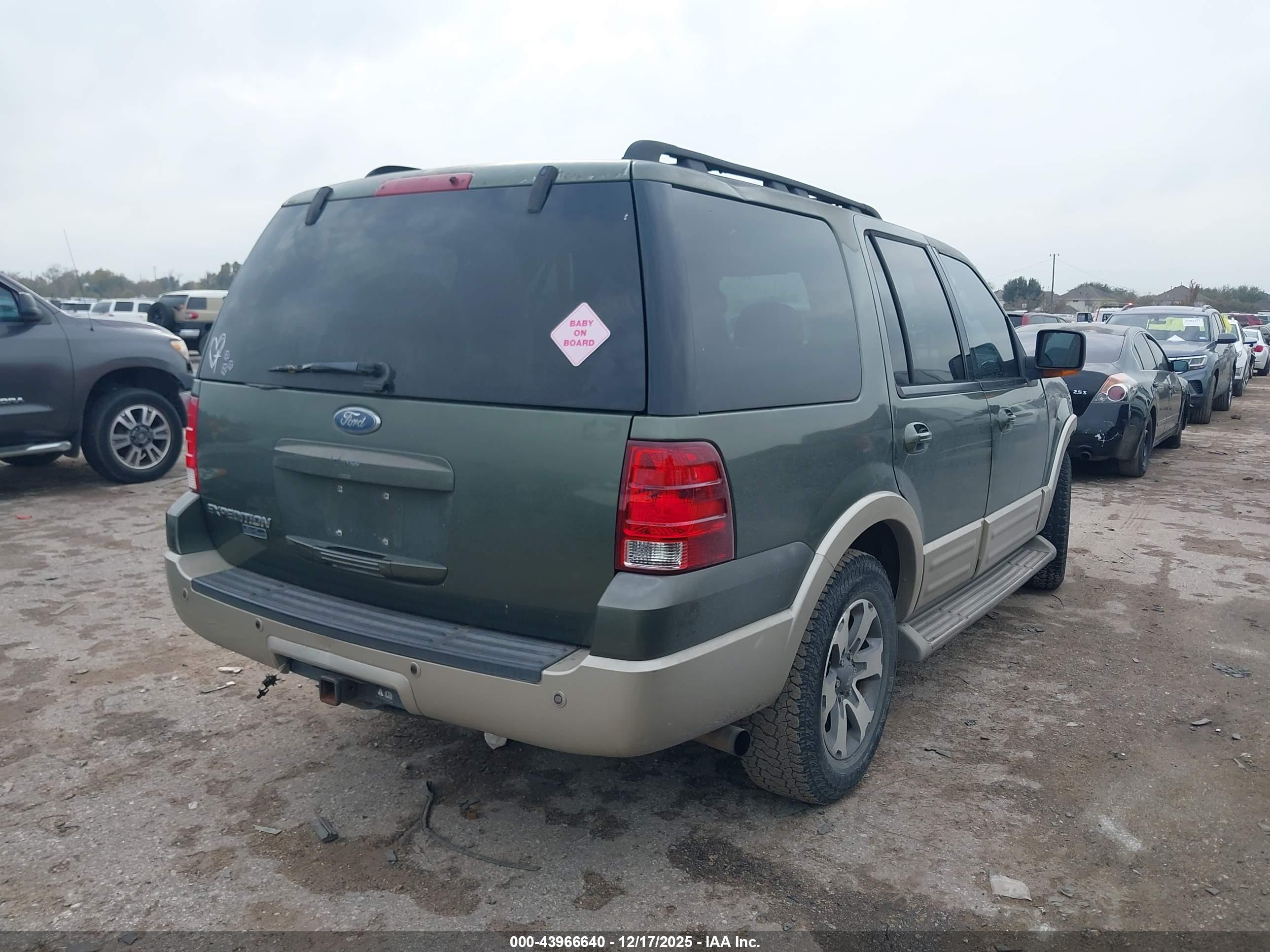 FORD EXPEDITION image 4