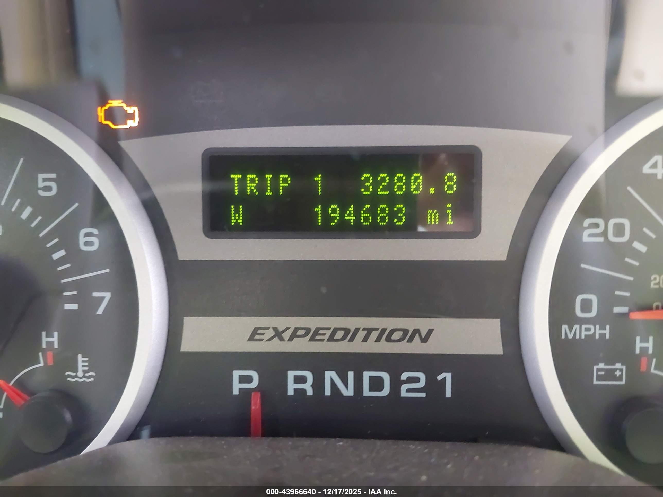 FORD EXPEDITION image 7