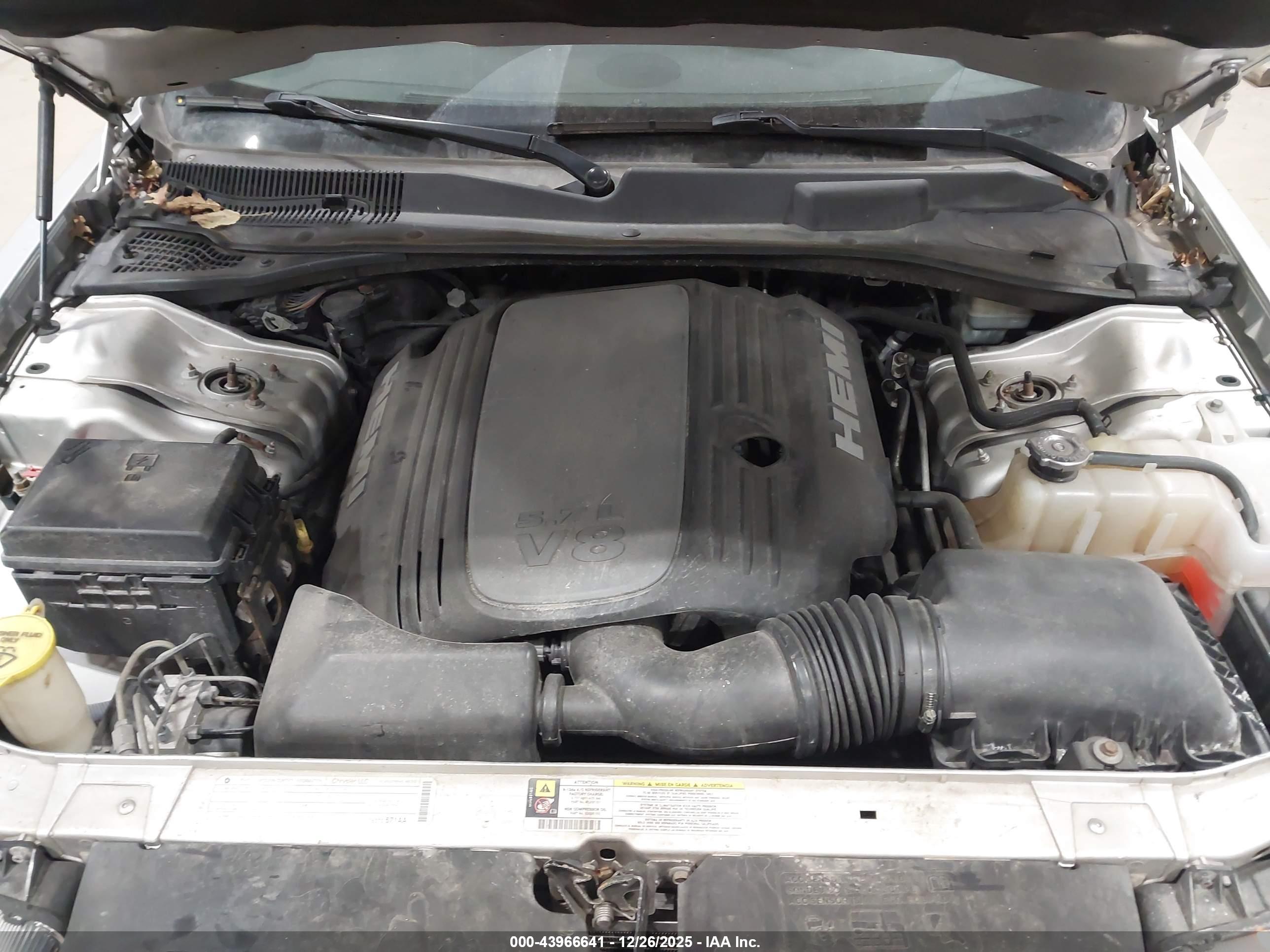 CHRYSLER 300C image 10
