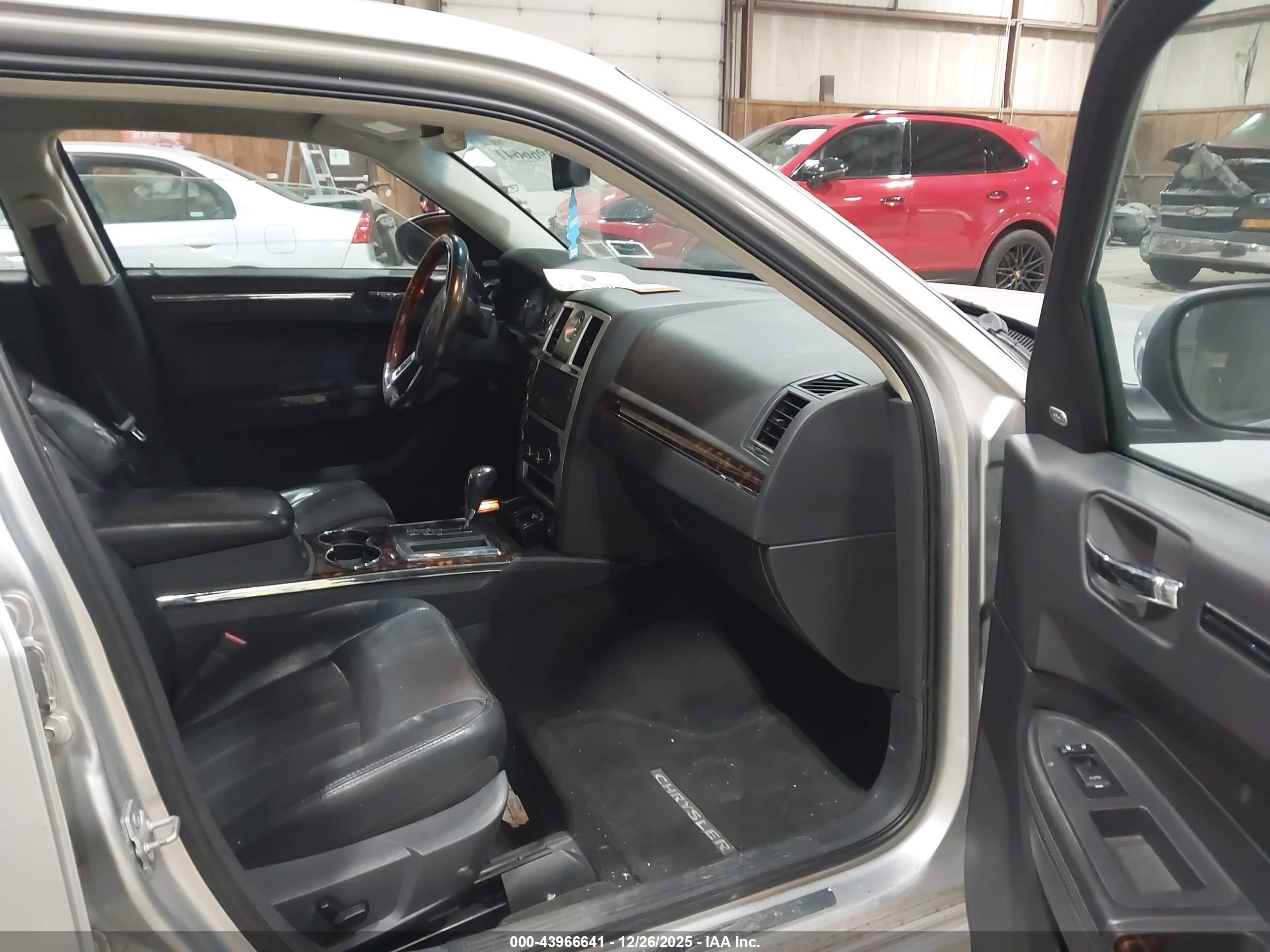 CHRYSLER 300C image 5